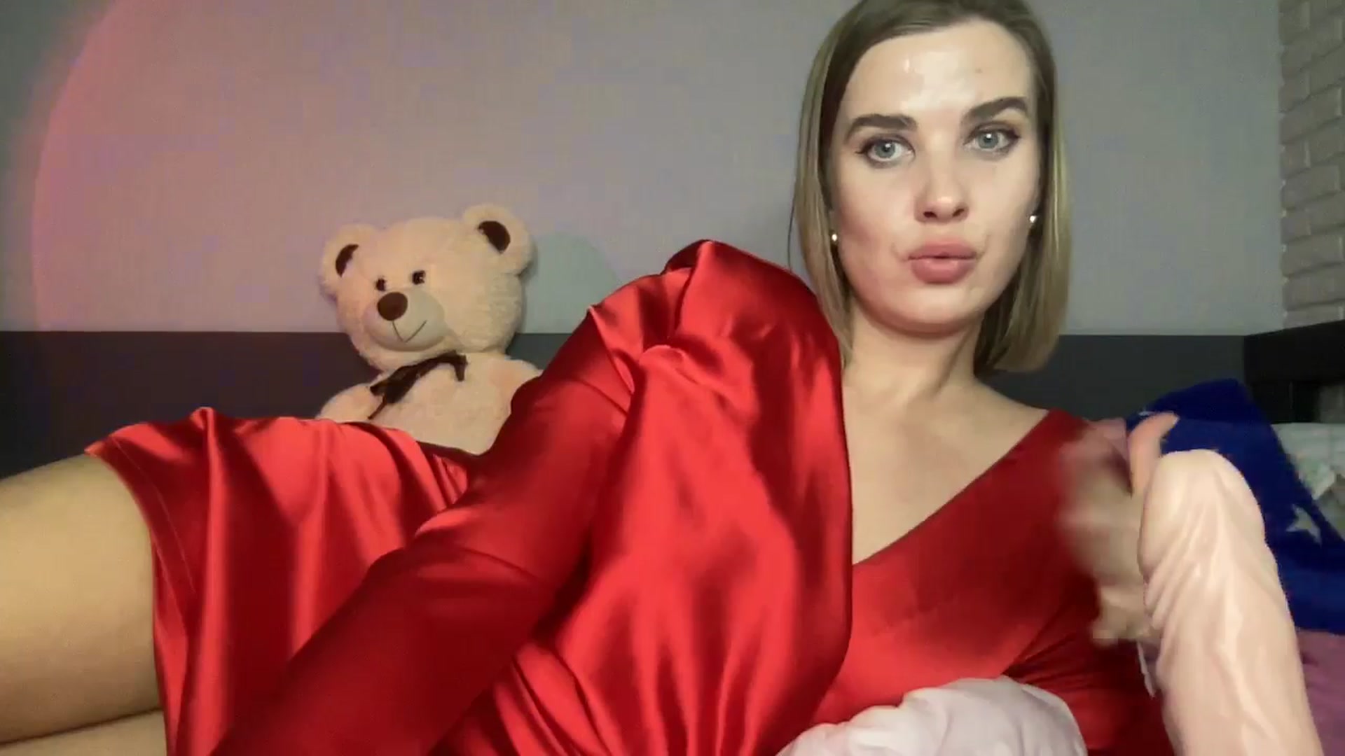 Gallery image thumbnail from QueenBlonde69's myfreecams stream on, 11/16/2024, 19:46 image 18 of 20