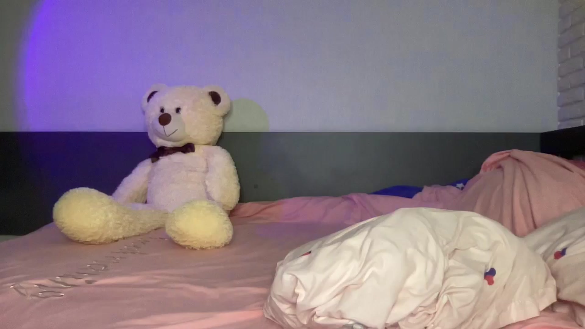 Gallery image thumbnail from QueenBlonde69's myfreecams stream on, 11/20/2024, 21:24 image 20 of 20