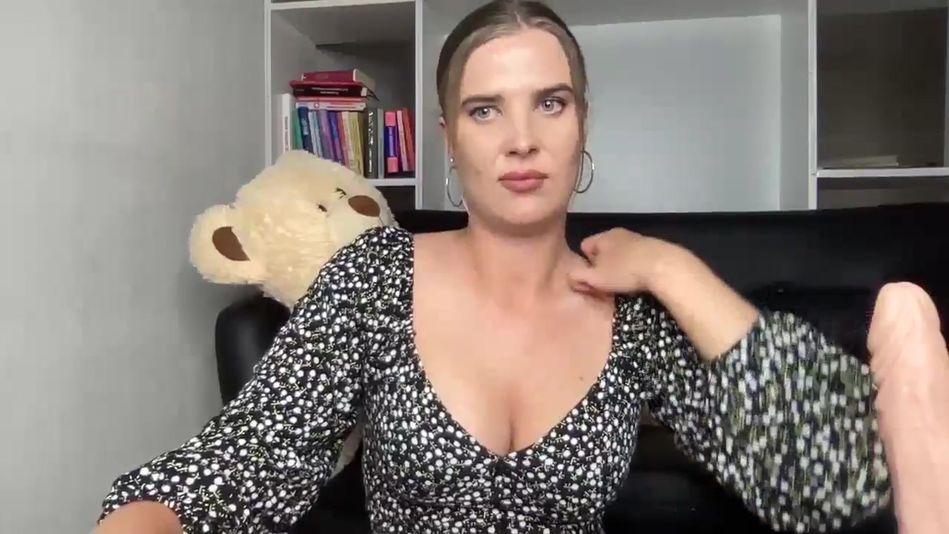 Gallery image thumbnail from QueenBlonde69's myfreecams stream on, 05/10/2025, 17:24 image 11 of 20