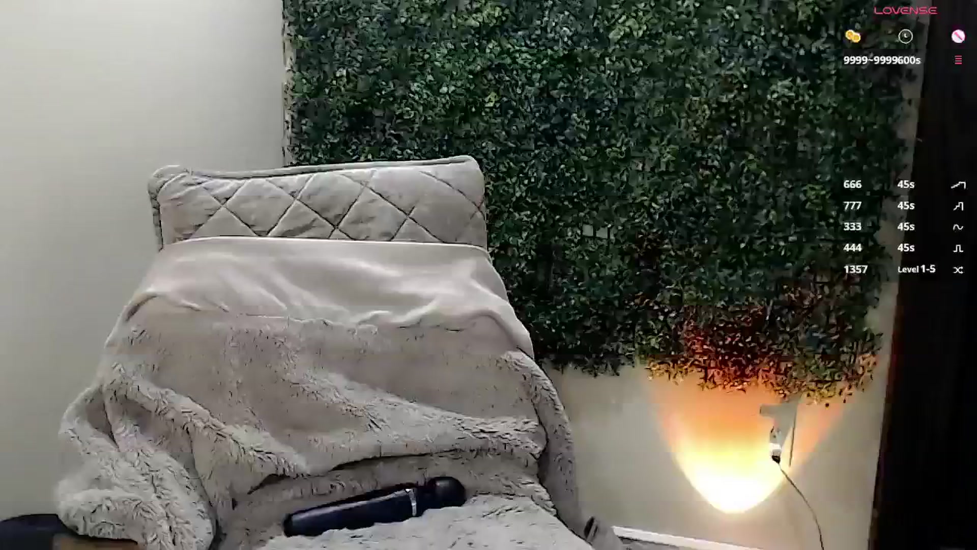 Gallery image thumbnail from QueenChirpina's myfreecams stream on, 06/29/2025, 14:04 image 16 of 20