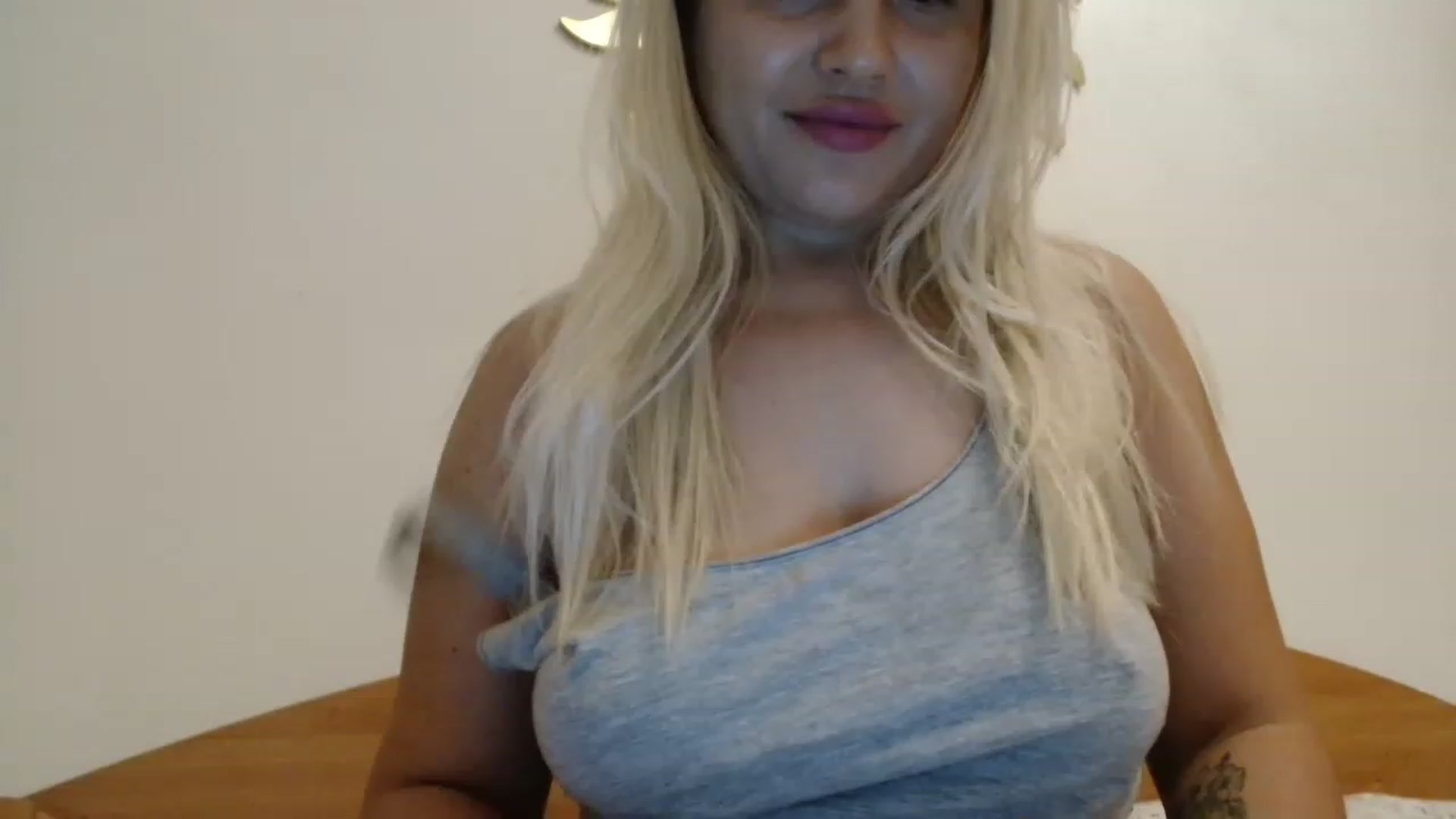Gallery image thumbnail from QueenDafina1's myfreecams stream on, 11/17/2022, 02:29 image 20 of 20
