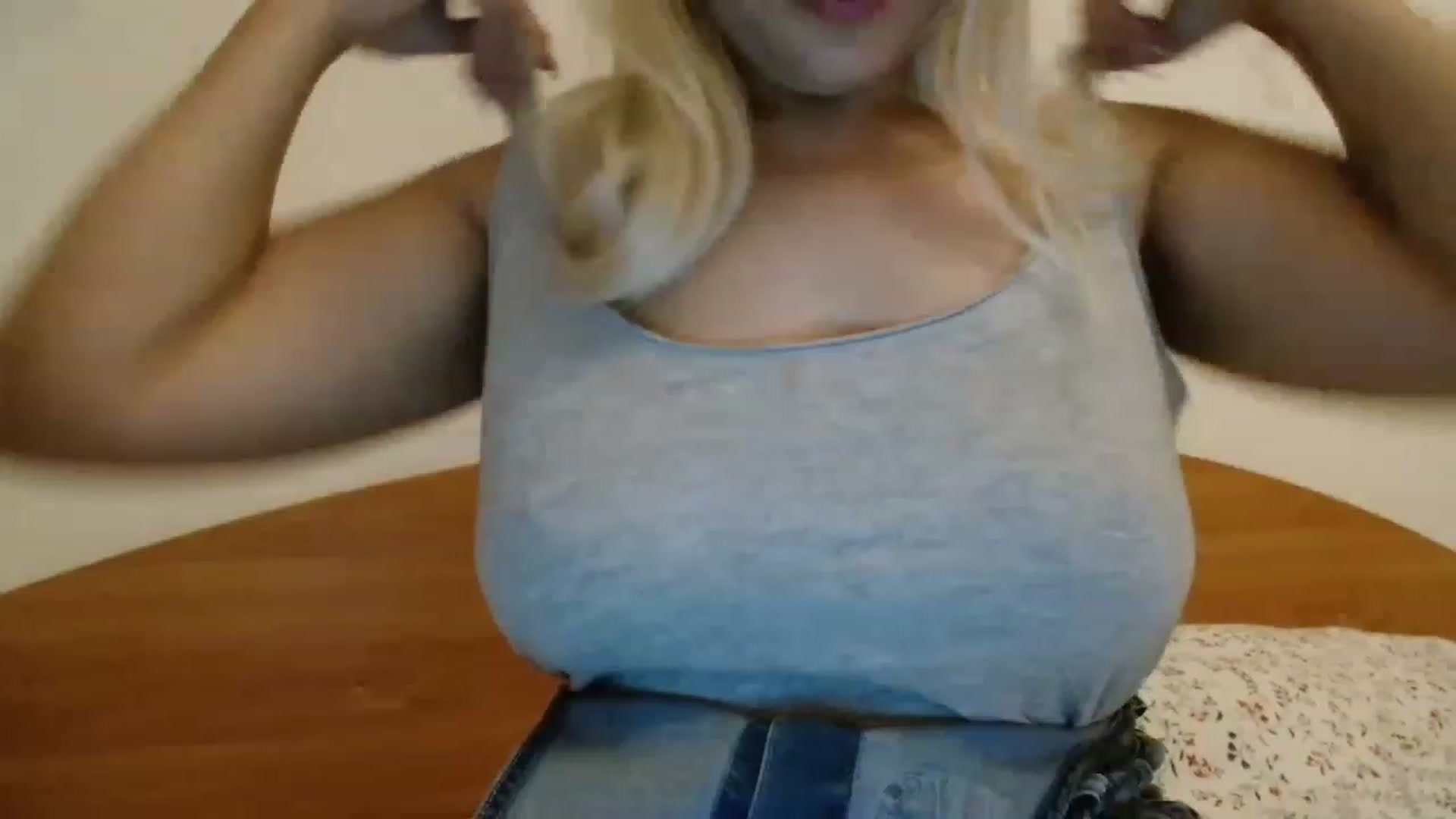 Gallery image thumbnail from QueenDafina1's myfreecams stream on, 11/17/2022, 02:29 image 18 of 20