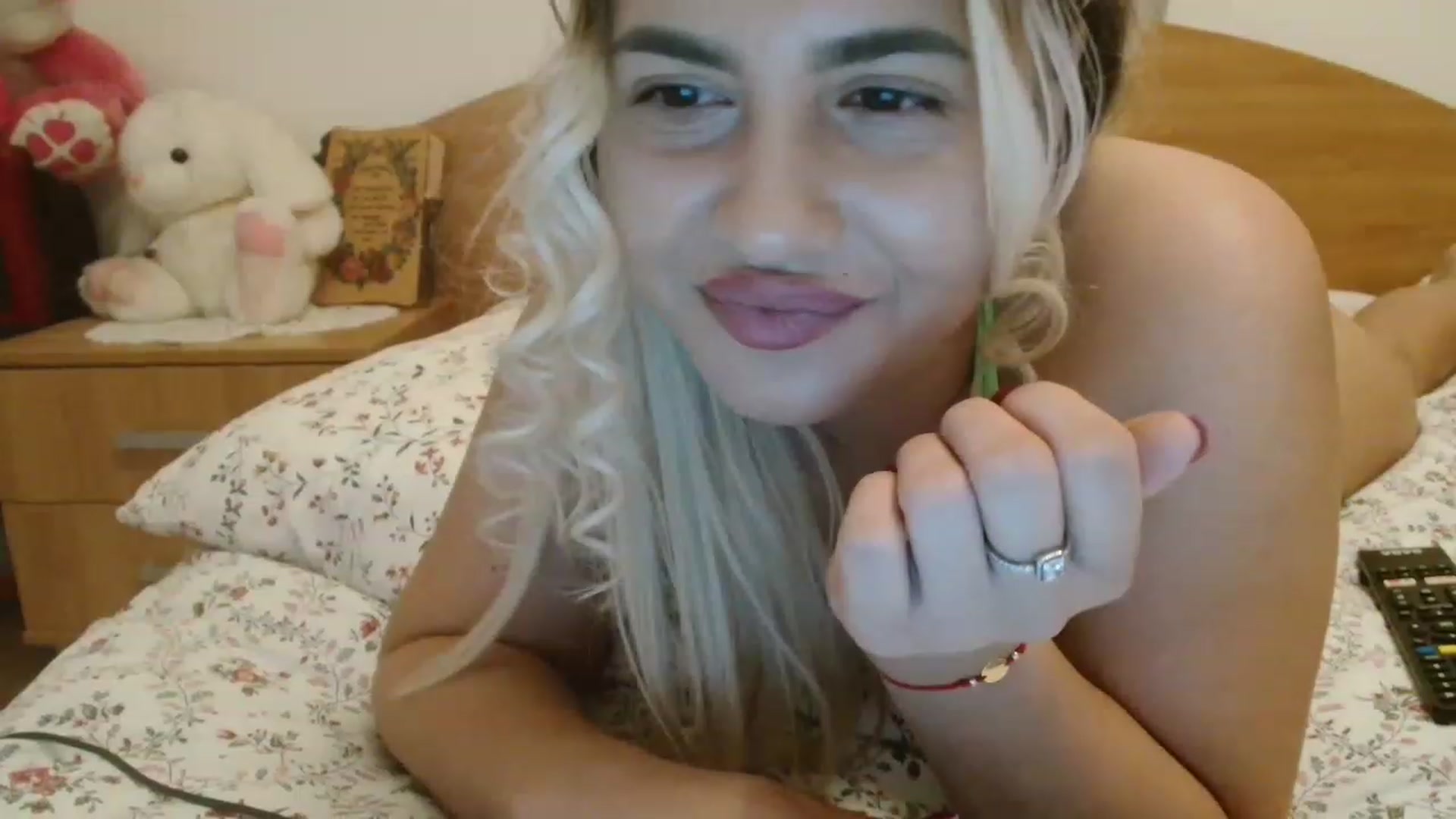 Gallery image thumbnail from QueenDafina1's myfreecams stream on, 11/20/2022, 03:24 image 16 of 20