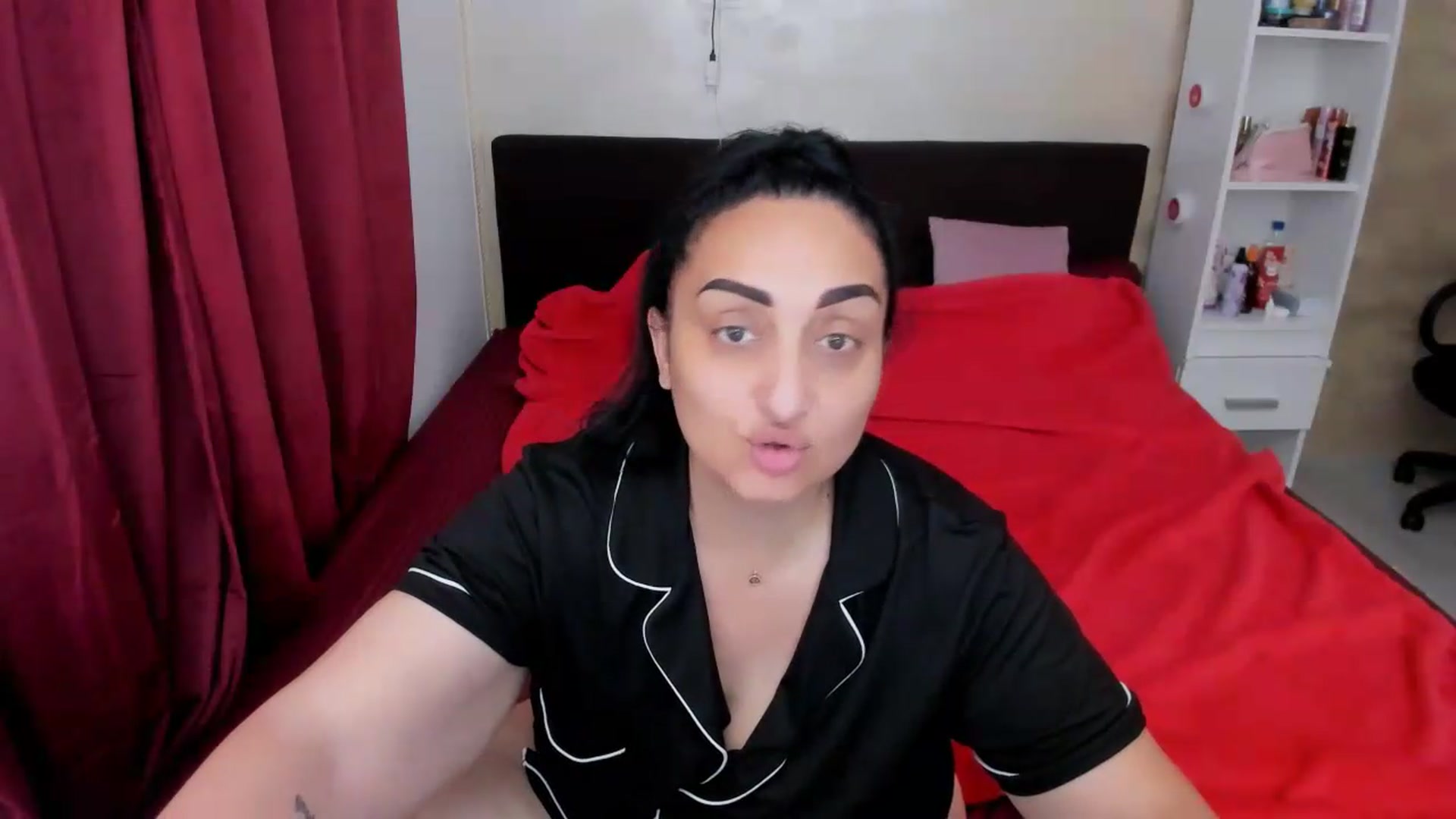 Gallery image thumbnail from QueenDebb's myfreecams stream on, 07/22/2026, 11:16 image 2 of 20