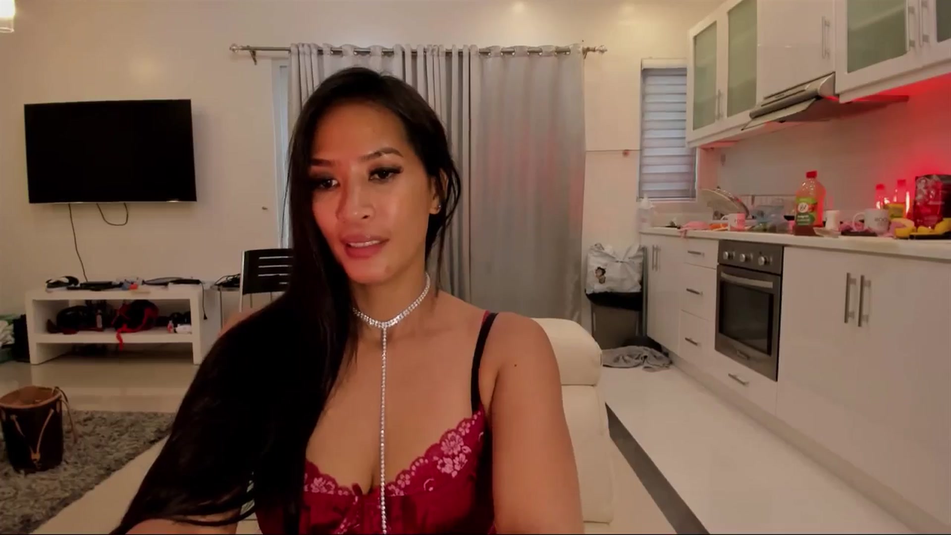Gallery image thumbnail from QueenDevil's myfreecams stream on, 07/27/2024, 06:32 image 15 of 20
