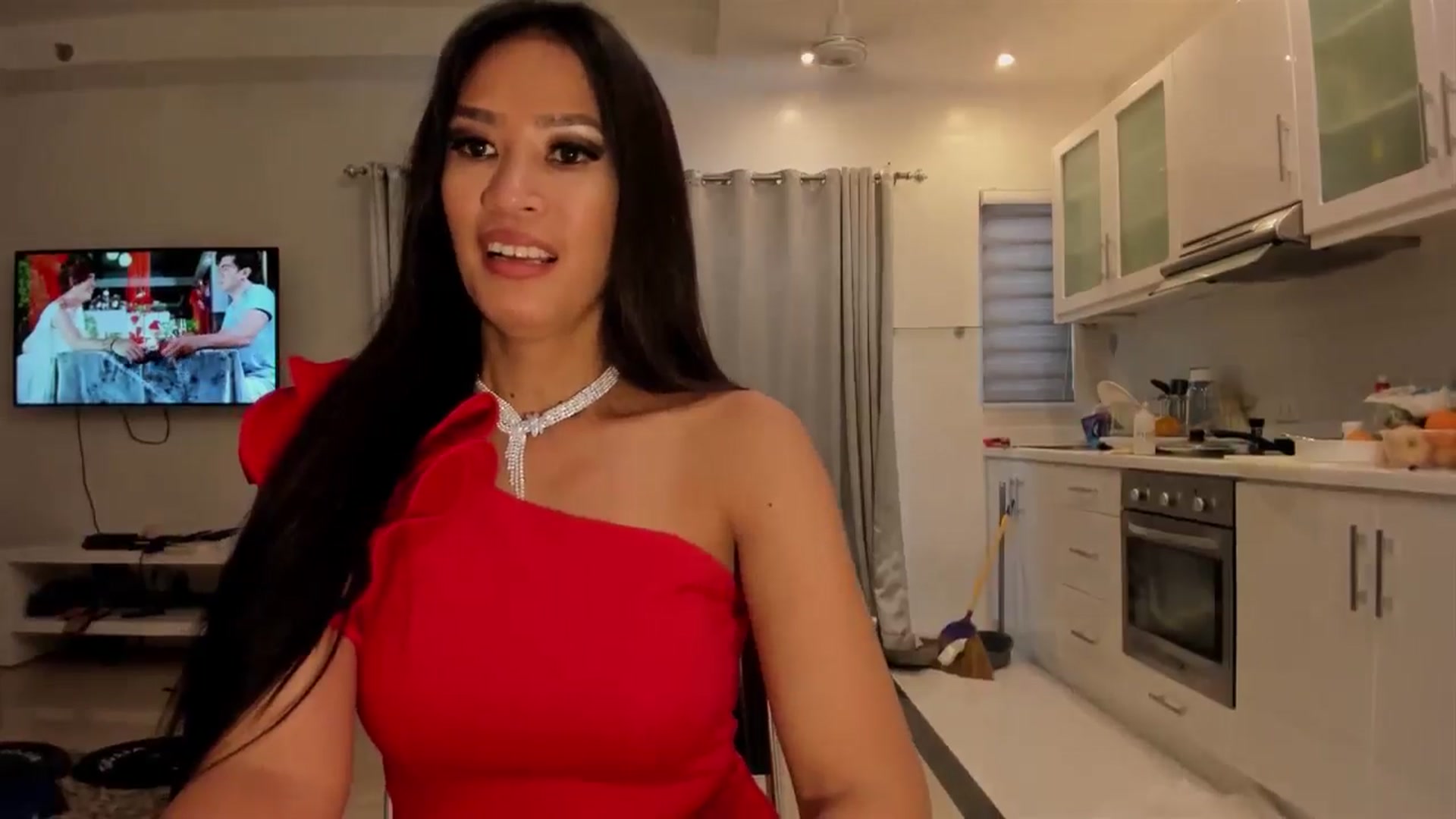 Gallery image thumbnail from QueenDevil's myfreecams stream on, 08/02/2024, 01:37 image 12 of 20