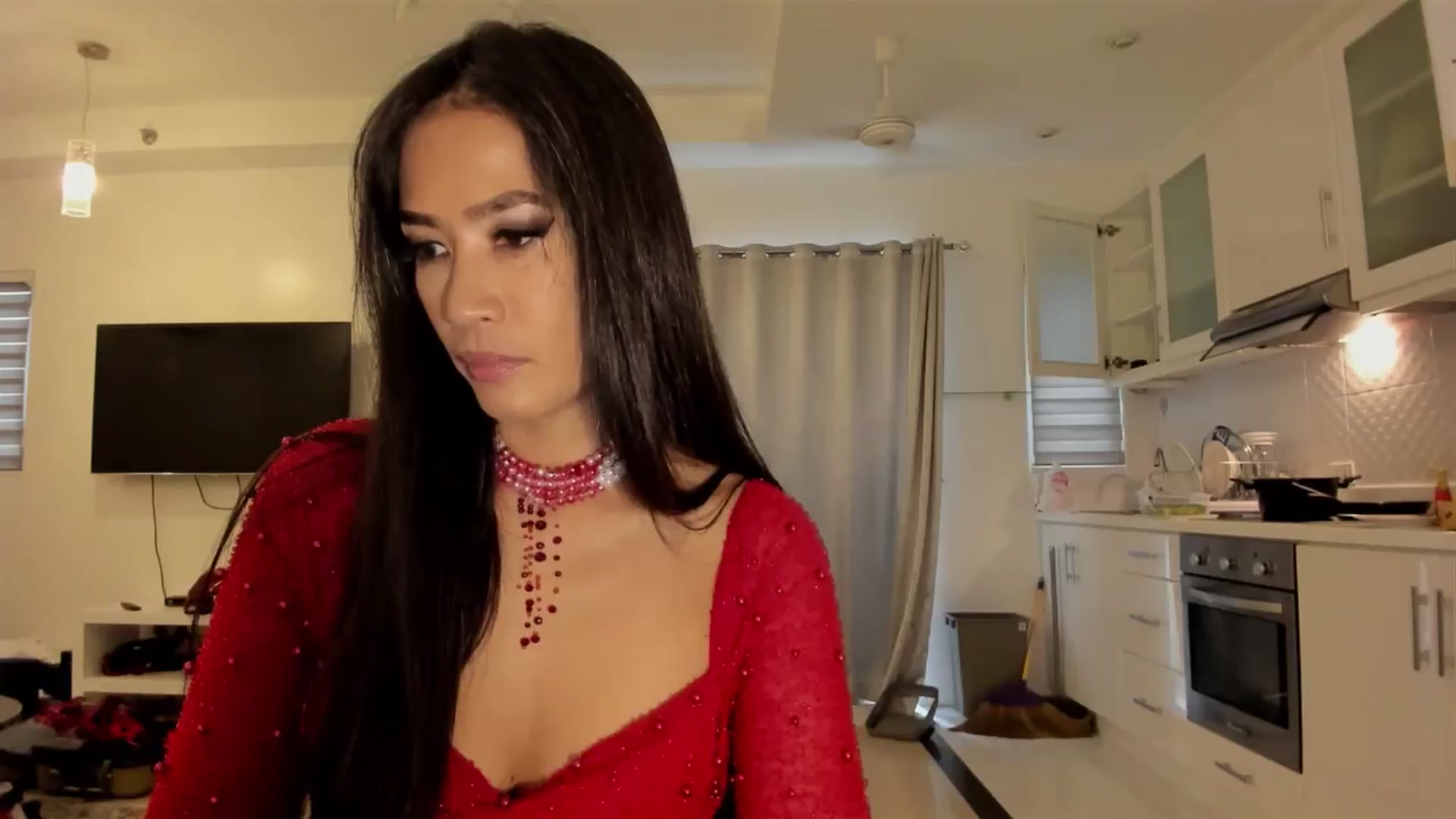 Gallery image thumbnail from QueenDevil's myfreecams stream on, 08/06/2024, 04:02 image 8 of 20