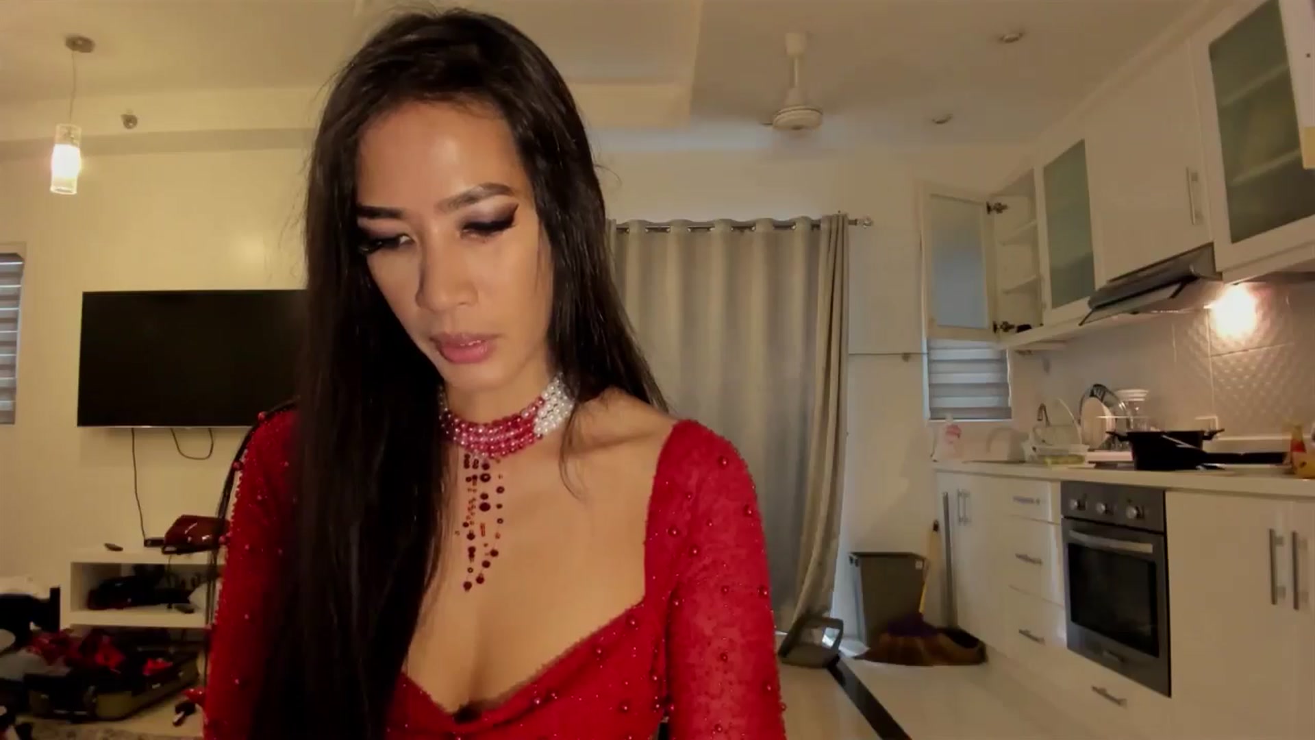 Gallery image thumbnail from QueenDevil's myfreecams stream on, 08/06/2024, 04:02 image 2 of 20