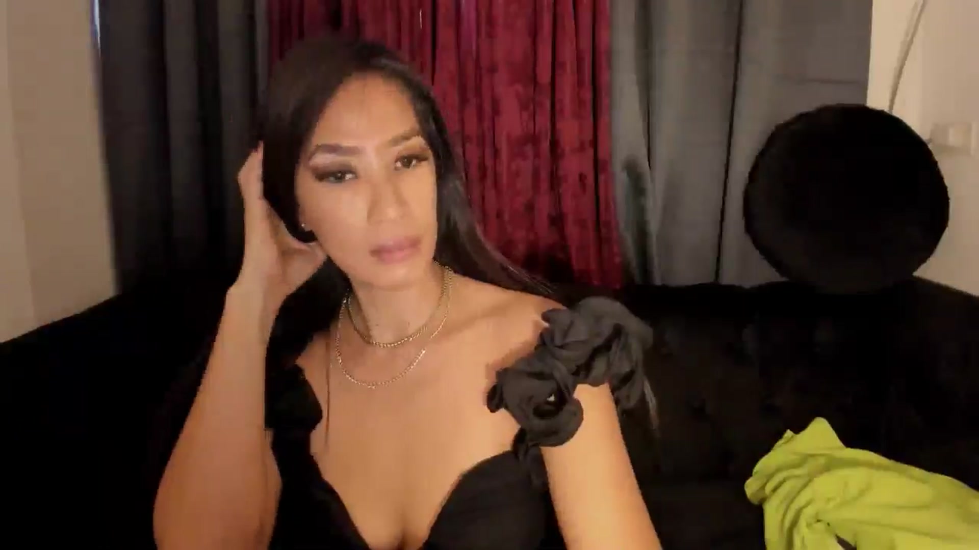 Gallery image thumbnail from QueenDevil's myfreecams stream on, 08/14/2024, 04:21 image 4 of 20
