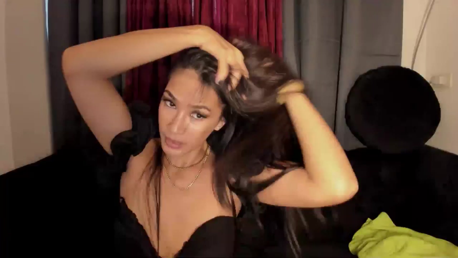Gallery image thumbnail from QueenDevil's myfreecams stream on, 08/14/2024, 04:21 image 7 of 20