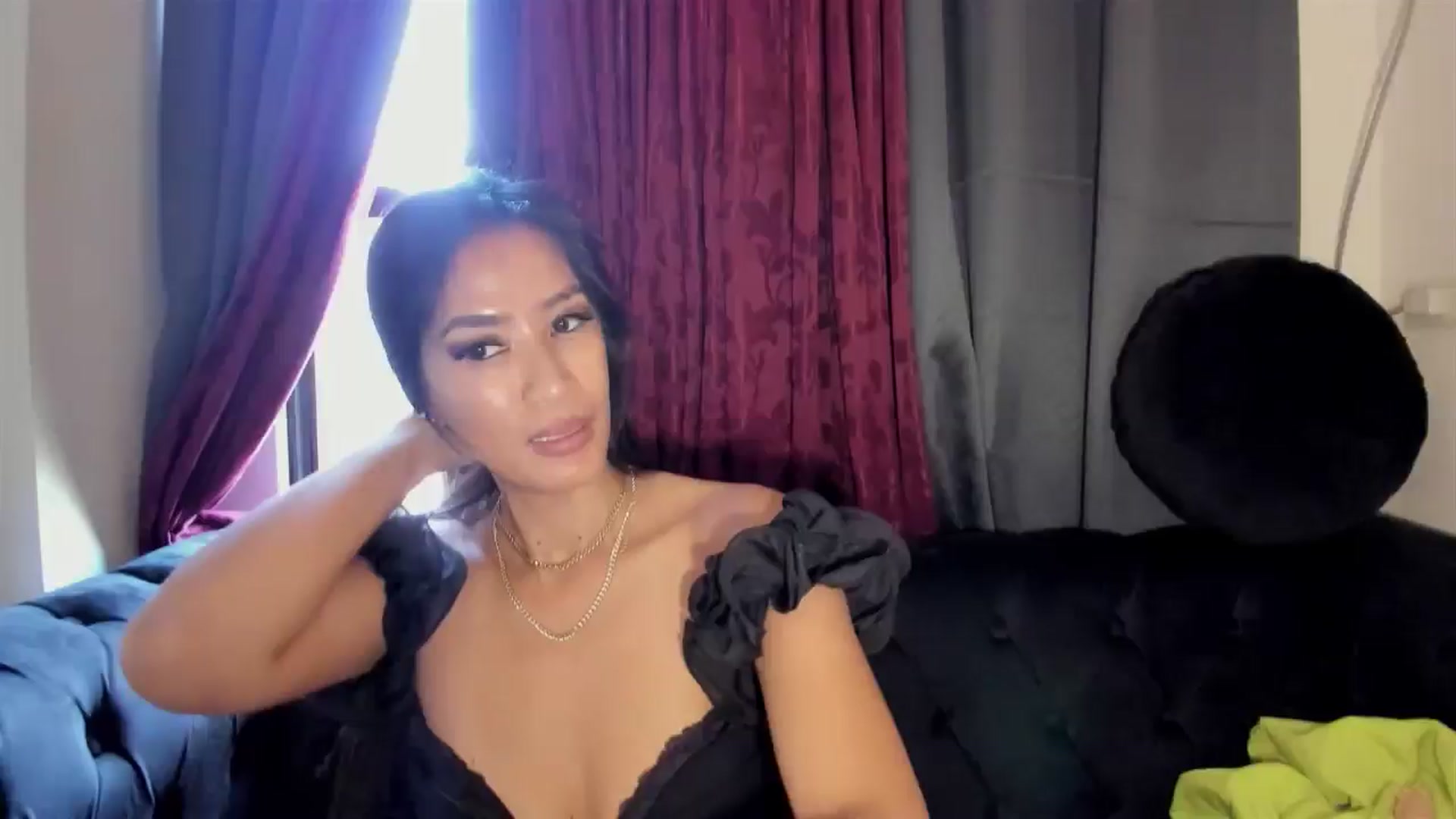 Gallery image thumbnail from QueenDevil's myfreecams stream on, 08/14/2024, 05:35 image 1 of 20