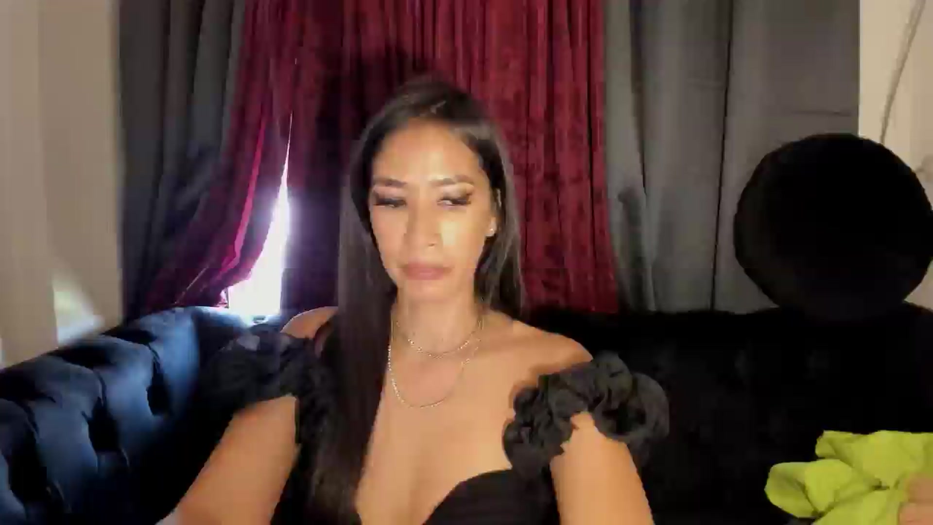 Gallery image thumbnail from QueenDevil's myfreecams stream on, 08/14/2024, 06:12 image 13 of 20