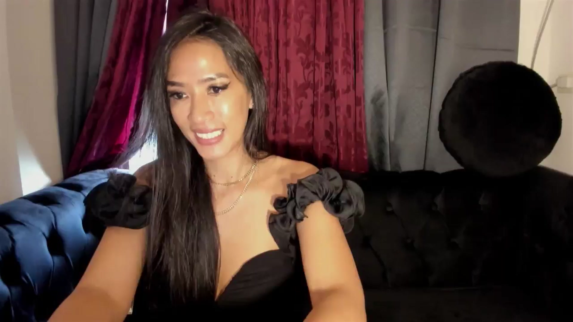 Gallery image thumbnail from QueenDevil's myfreecams stream on, 08/14/2024, 07:00 image 7 of 20