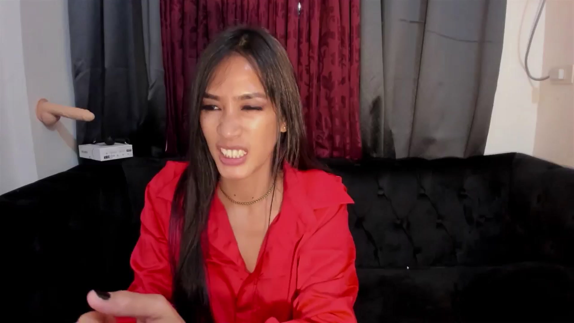 Gallery image thumbnail from QueenDevil's myfreecams stream on, 08/17/2024, 08:47 image 17 of 20
