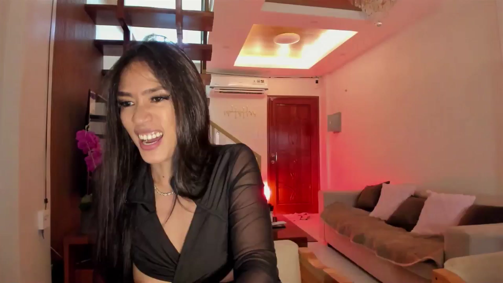 Gallery image thumbnail from QueenDevil's myfreecams stream on, 08/30/2024, 01:59 image 8 of 20