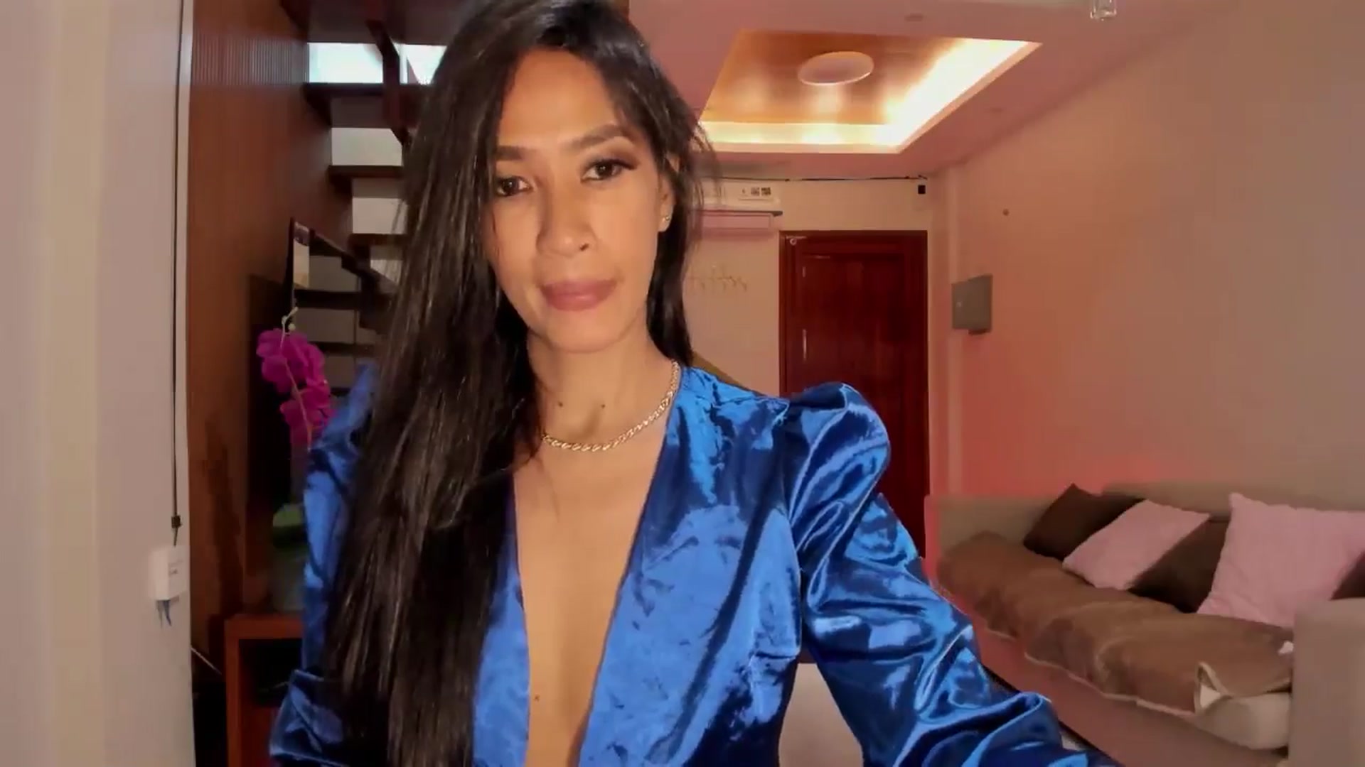 Gallery image thumbnail from QueenDevil's myfreecams stream on, 08/30/2024, 06:03 image 19 of 20