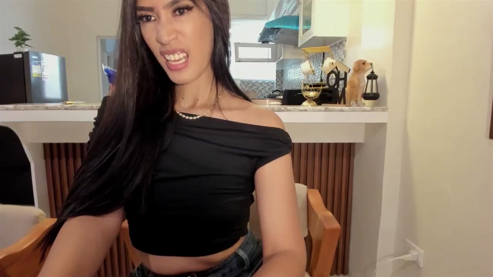 Gallery image thumbnail from QueenDevil's myfreecams stream on, 08/31/2024, 02:54 image 13 of 20