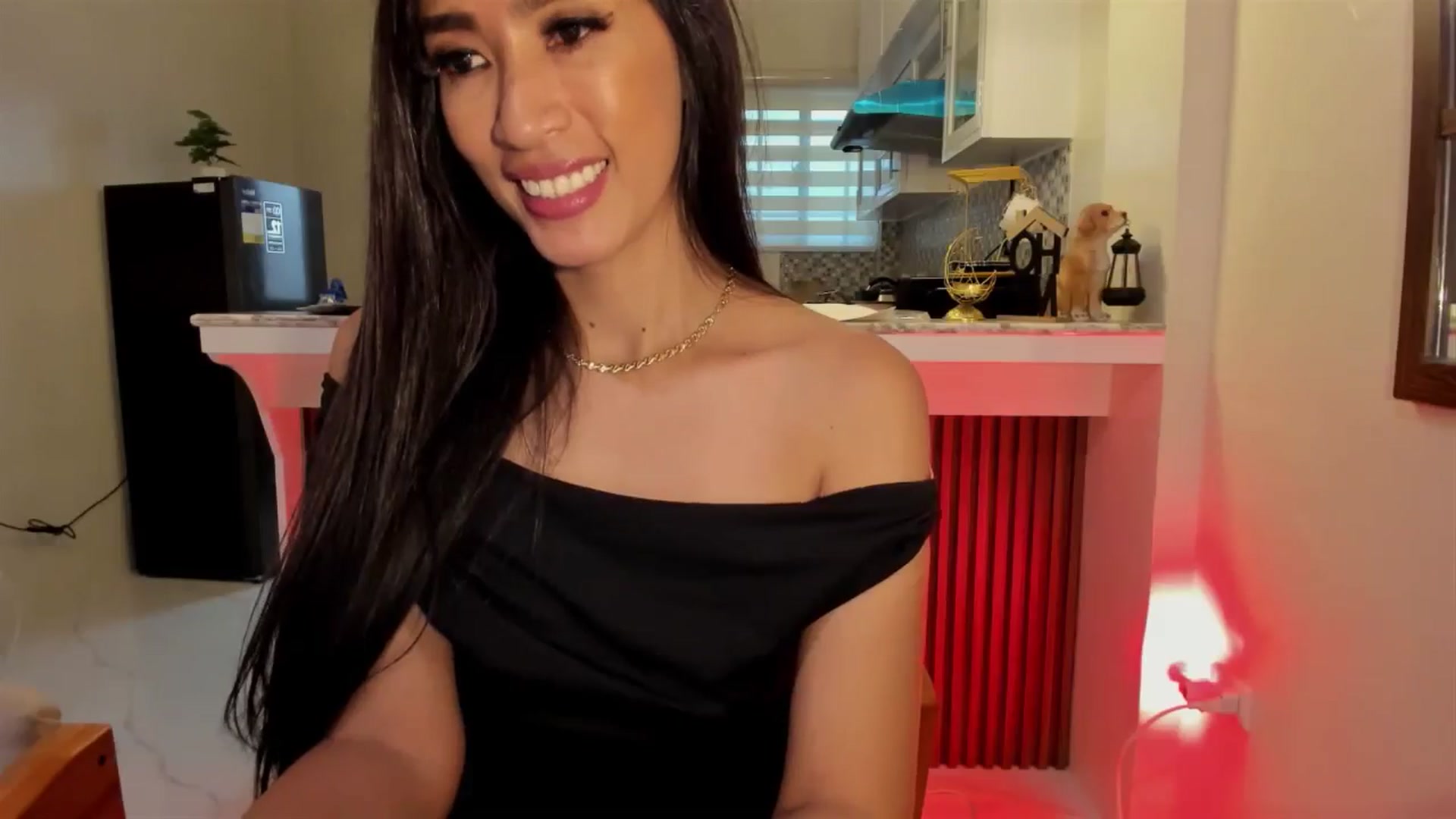 Gallery image thumbnail from QueenDevil's myfreecams stream on, 08/31/2024, 07:23 image 2 of 20
