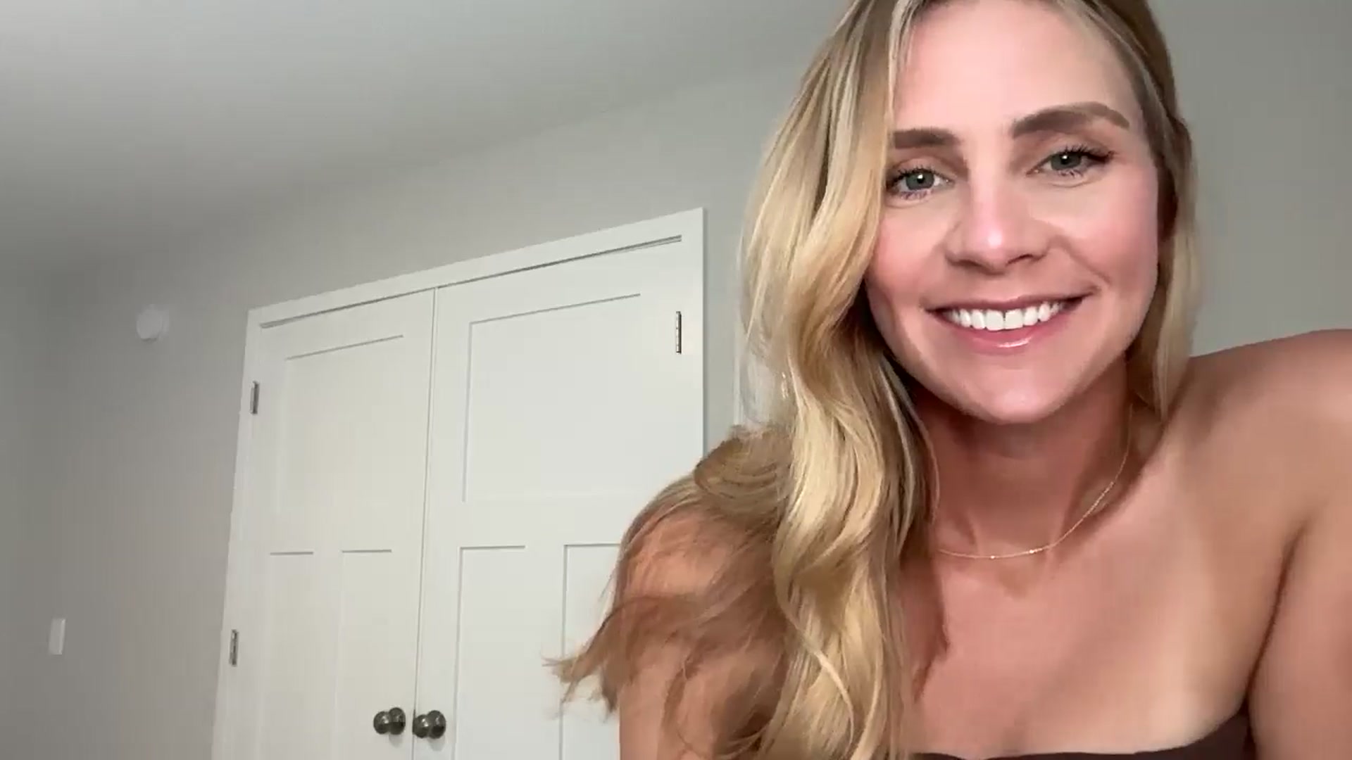 Gallery image thumbnail from QueenJayJ's myfreecams stream on, 07/17/2025, 16:18 image 5 of 20