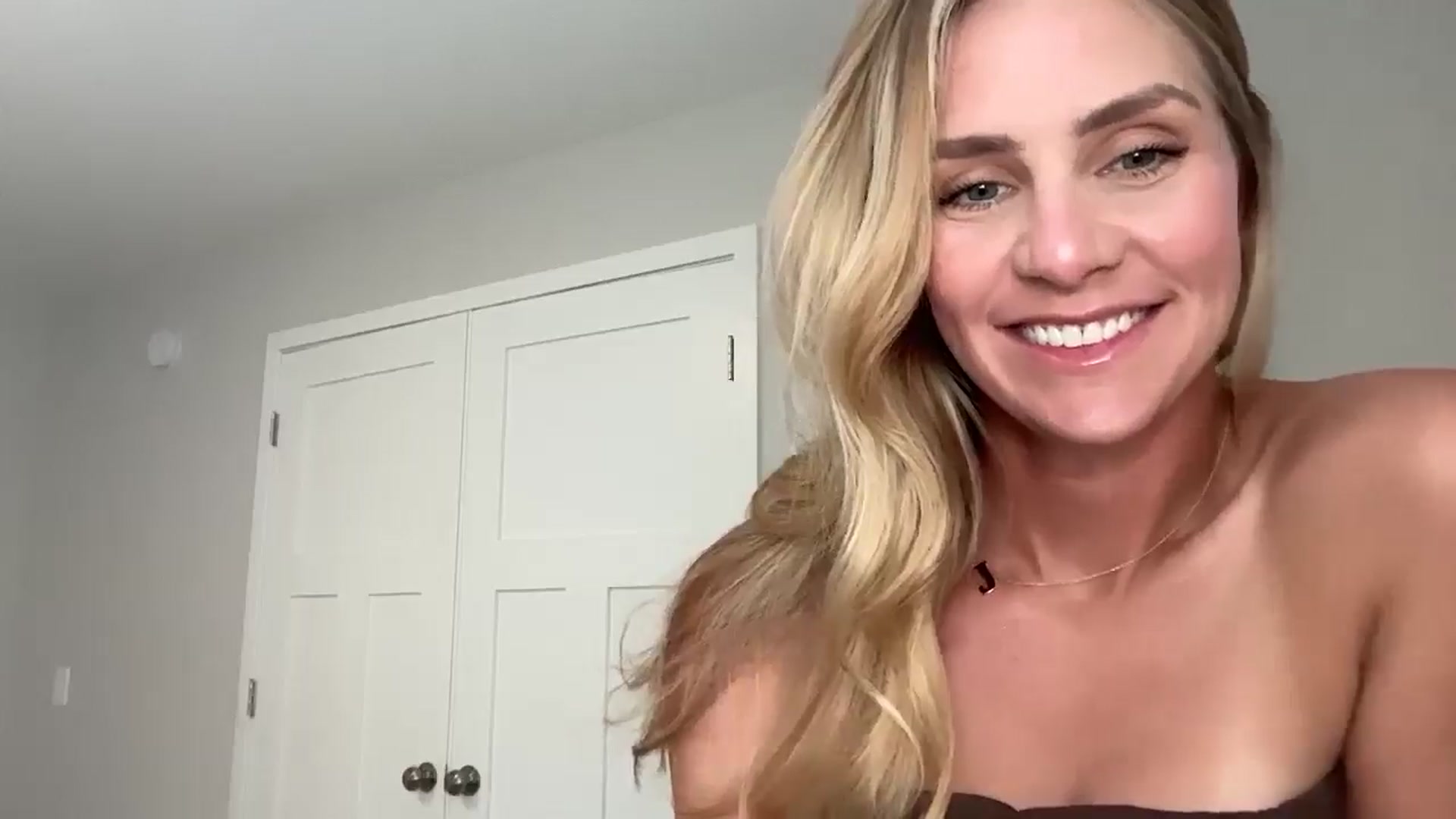 Gallery image thumbnail from QueenJayJ's myfreecams stream on, 07/17/2025, 16:18 image 3 of 20