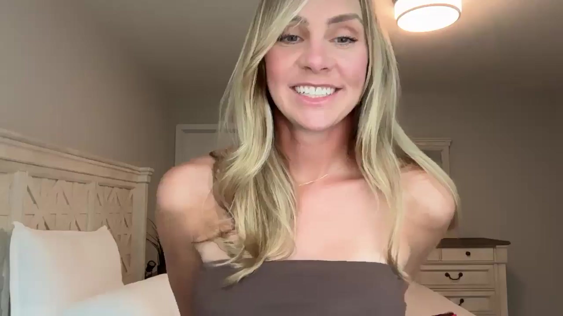 Gallery image thumbnail from QueenJayJ's myfreecams stream on, 07/17/2025, 18:25 image 4 of 20