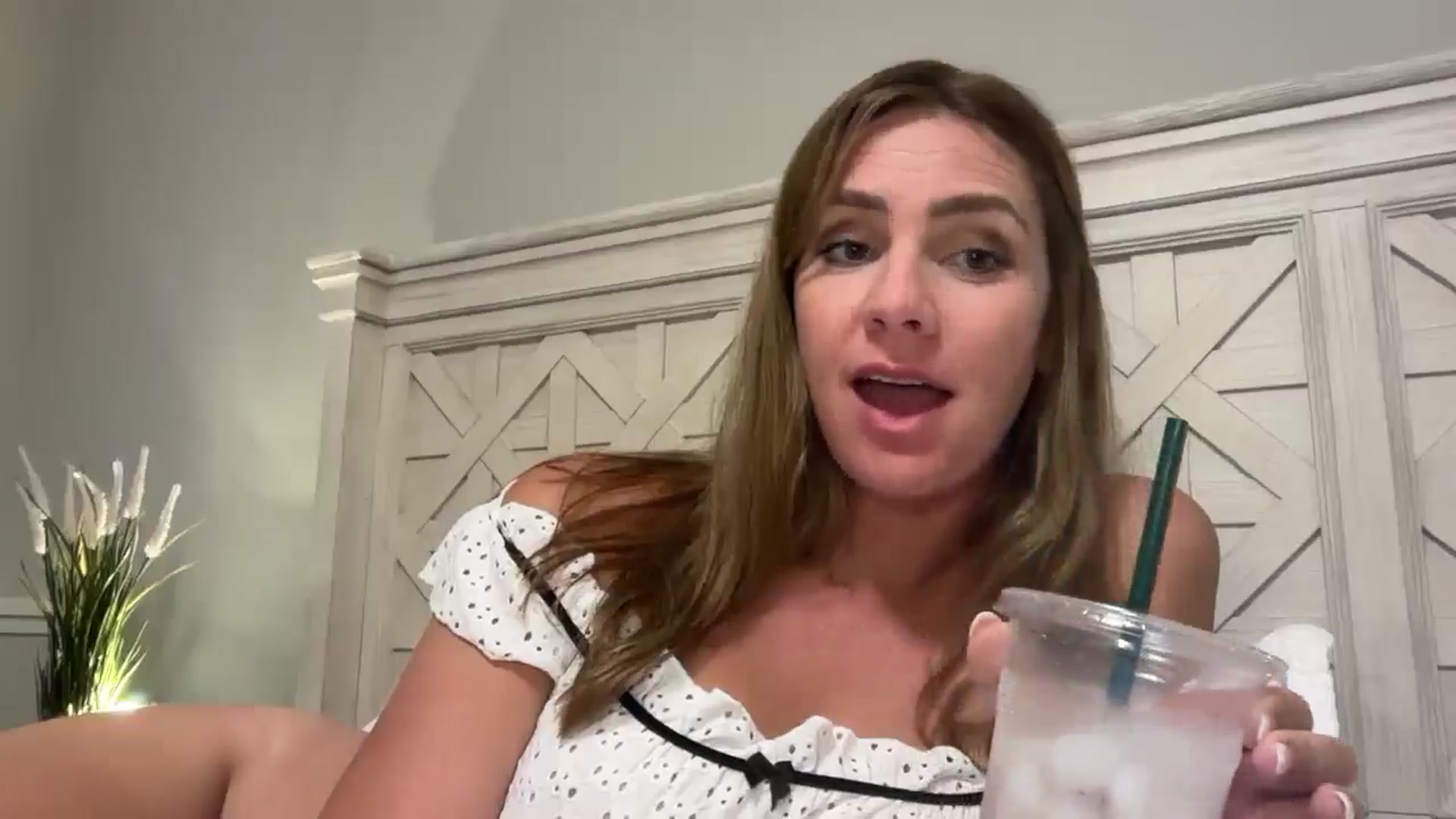 Gallery image thumbnail from QueenJayJ's myfreecams stream on, 08/13/2025, 04:50 image 2 of 20