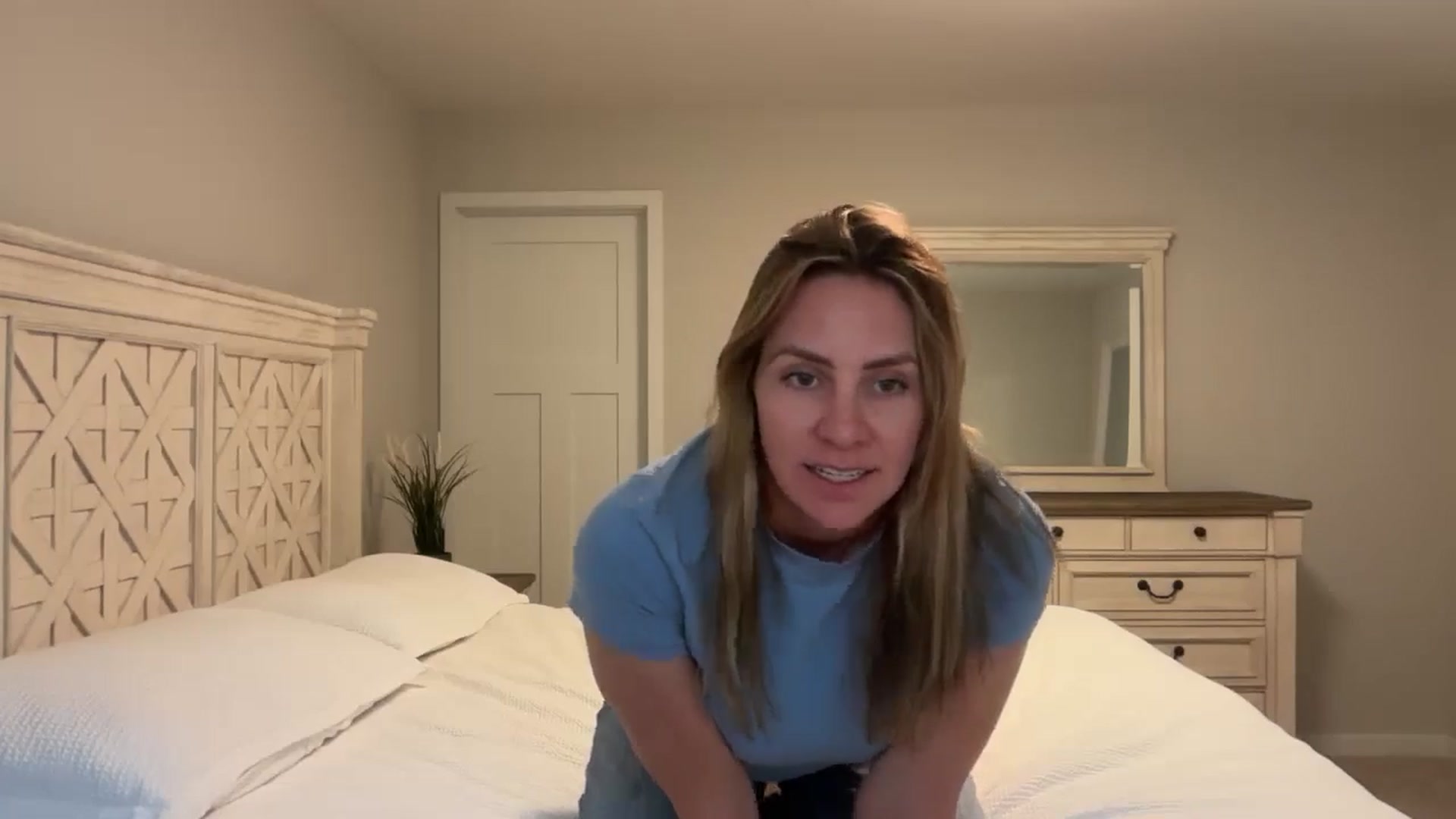Gallery image thumbnail from QueenJayJ's myfreecams stream on, 11/15/2025, 22:40 image 5 of 20