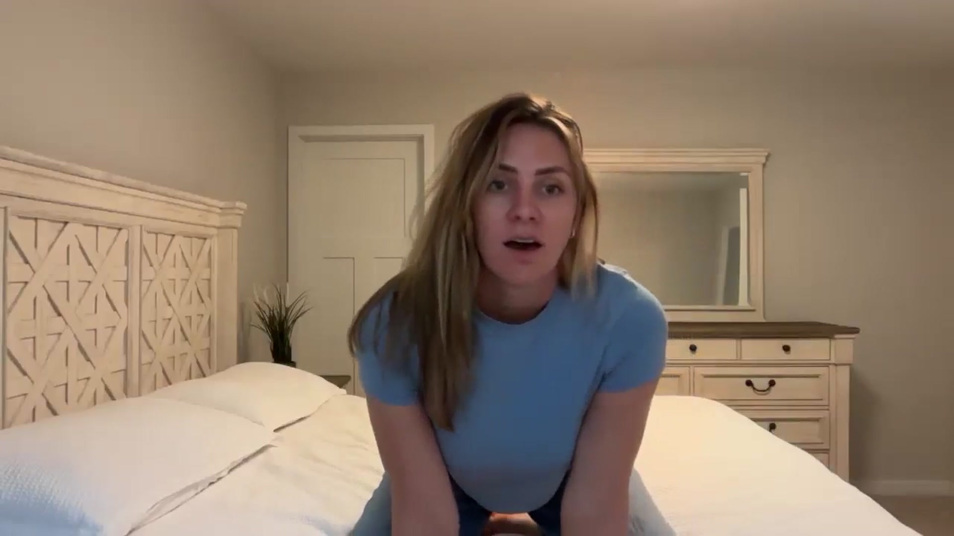 Gallery image thumbnail from QueenJayJ's myfreecams stream on, 11/15/2025, 22:40 image 4 of 20