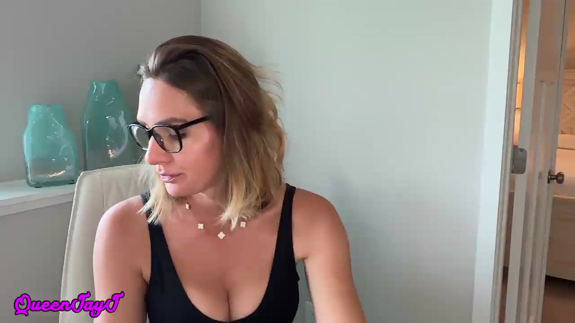 Gallery image thumbnail from QueenJayJ's myfreecams stream on, 08/04/2026, 16:34 image 4 of 20