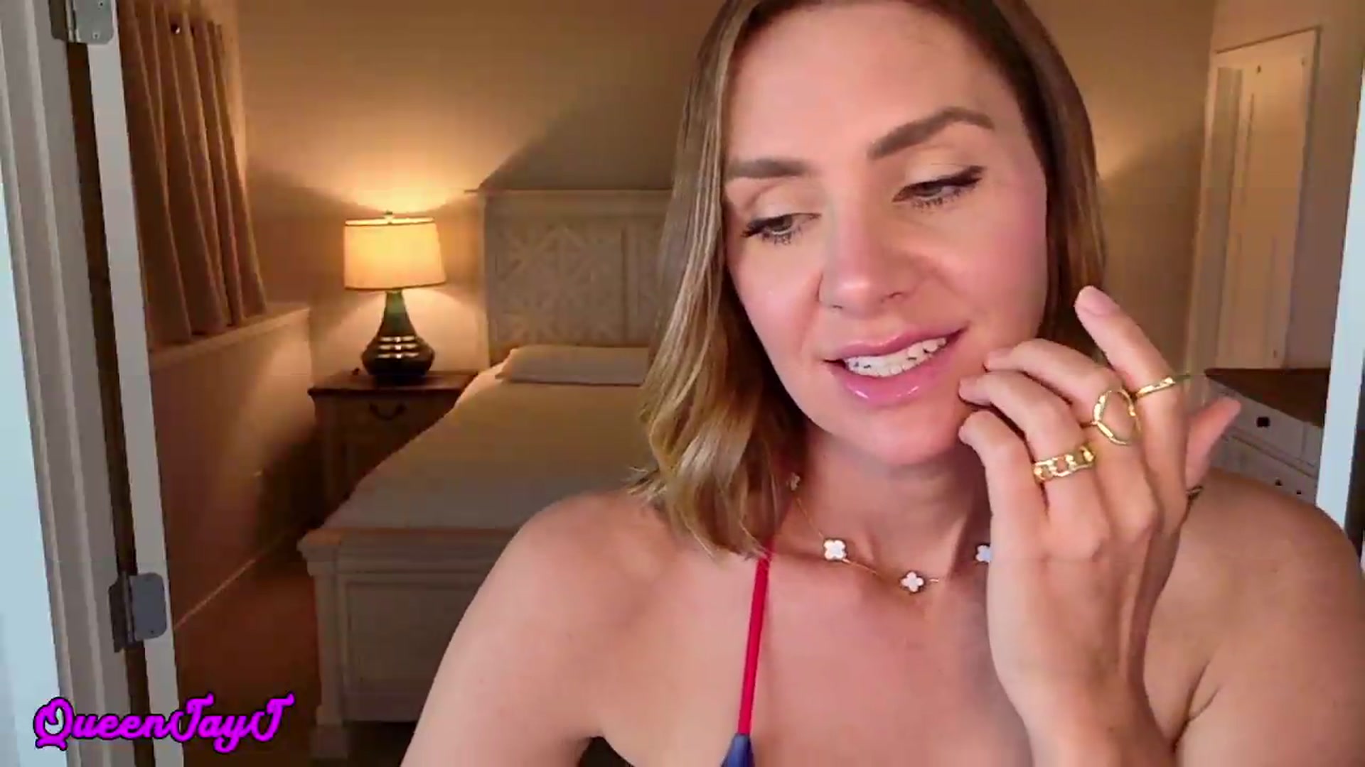 Gallery image thumbnail from QueenJayJ's myfreecams stream on, 08/12/2026, 18:37 image 5 of 20