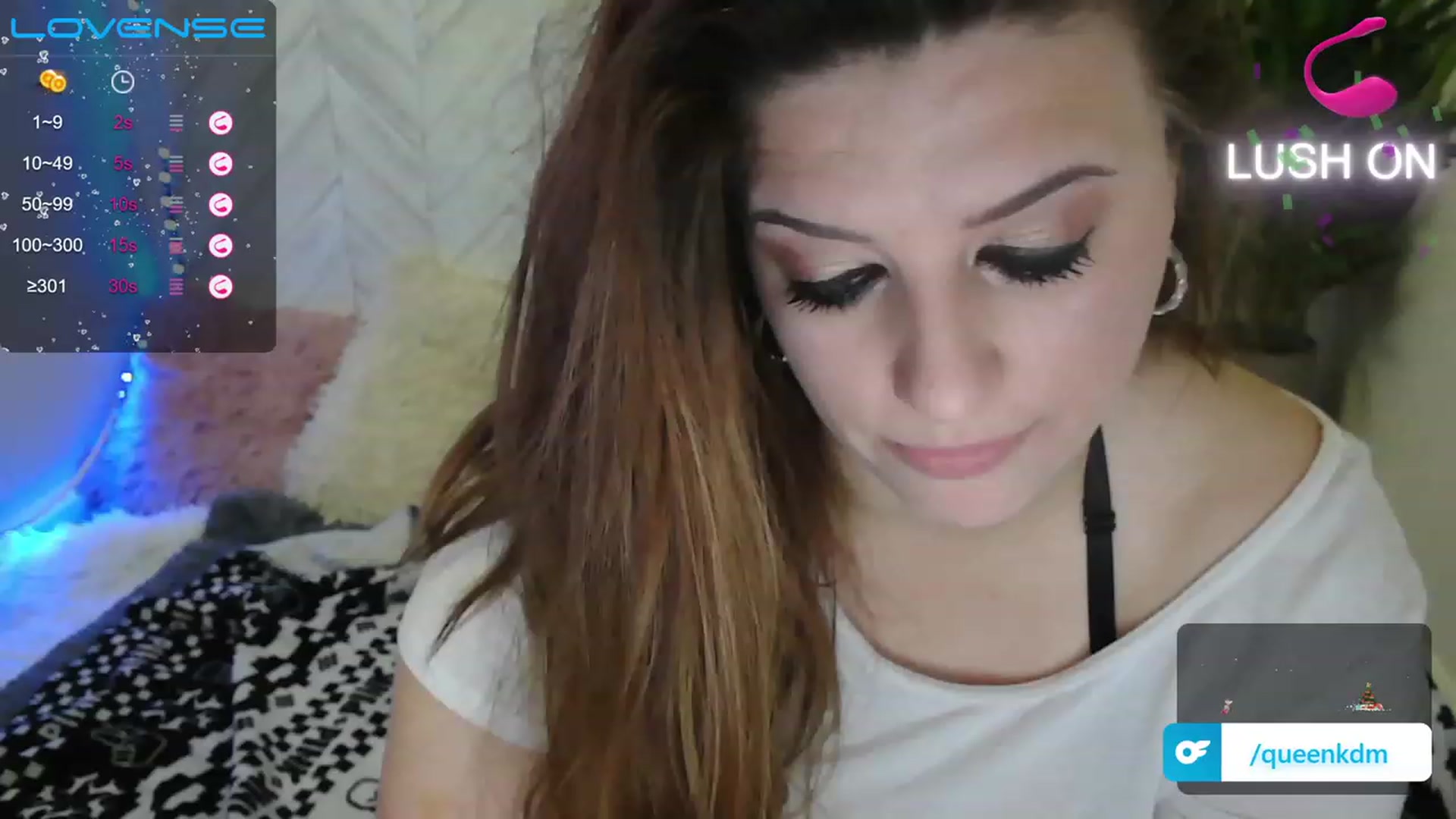 Gallery image thumbnail from QueenKM's myfreecams stream on, 11/28/2022, 15:48 image 5 of 20