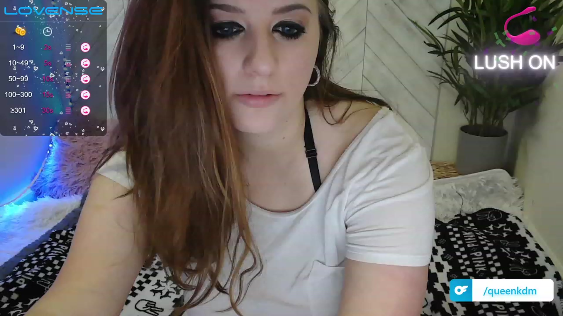 Gallery image thumbnail from QueenKM's myfreecams stream on, 11/28/2022, 15:48 image 6 of 20
