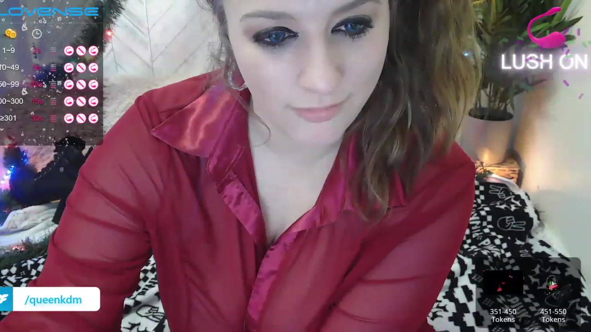 Gallery image thumbnail from QueenKM's myfreecams stream on, 12/18/2022, 21:04 image 12 of 20