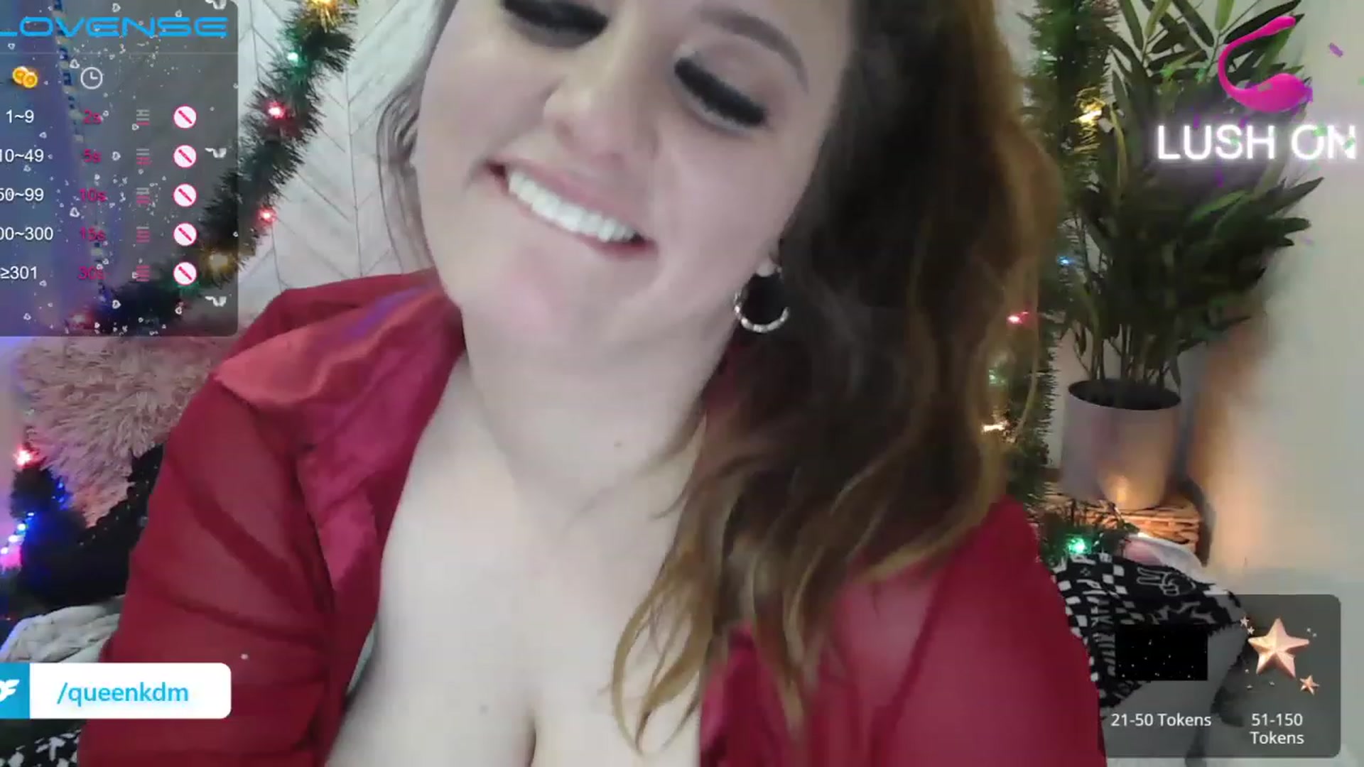 Gallery image thumbnail from QueenKM's myfreecams stream on, 12/18/2022, 21:30 image 14 of 20