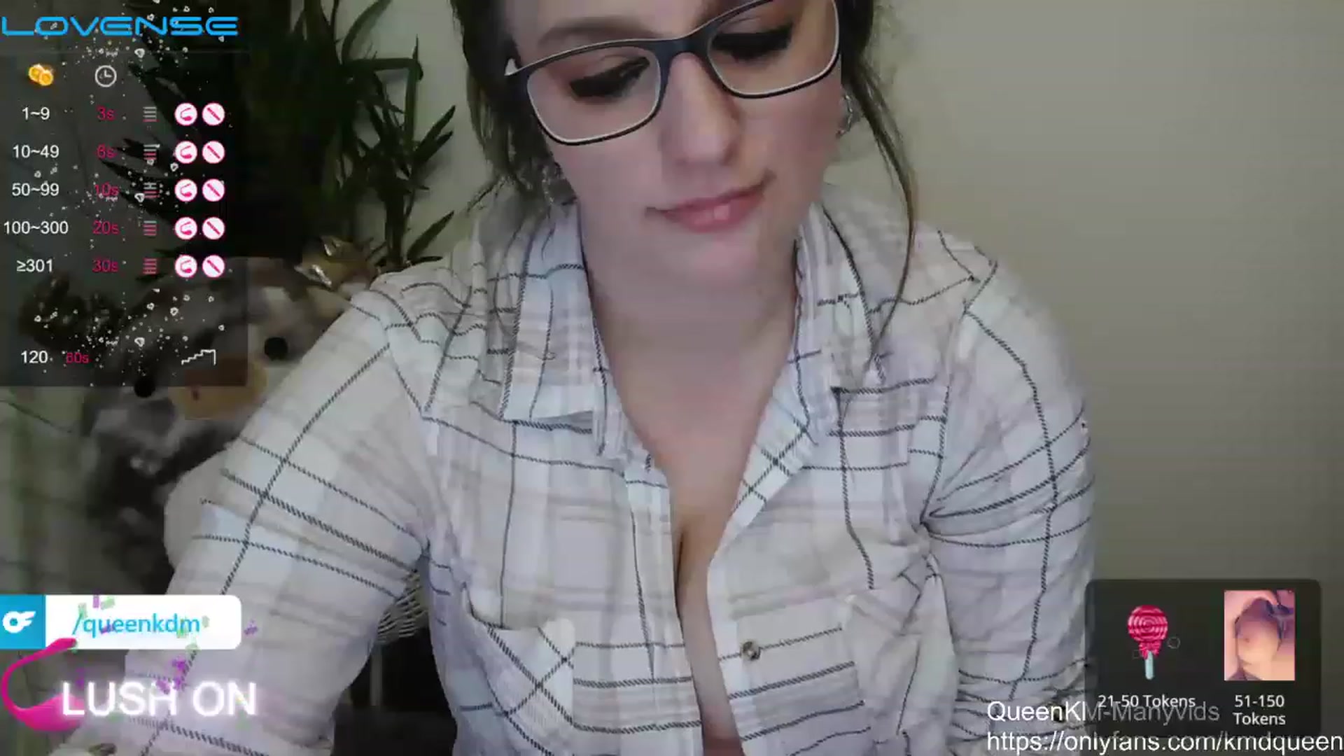 Gallery image thumbnail from QueenKM's myfreecams stream on, 01/16/2023, 18:56 image 1 of 20