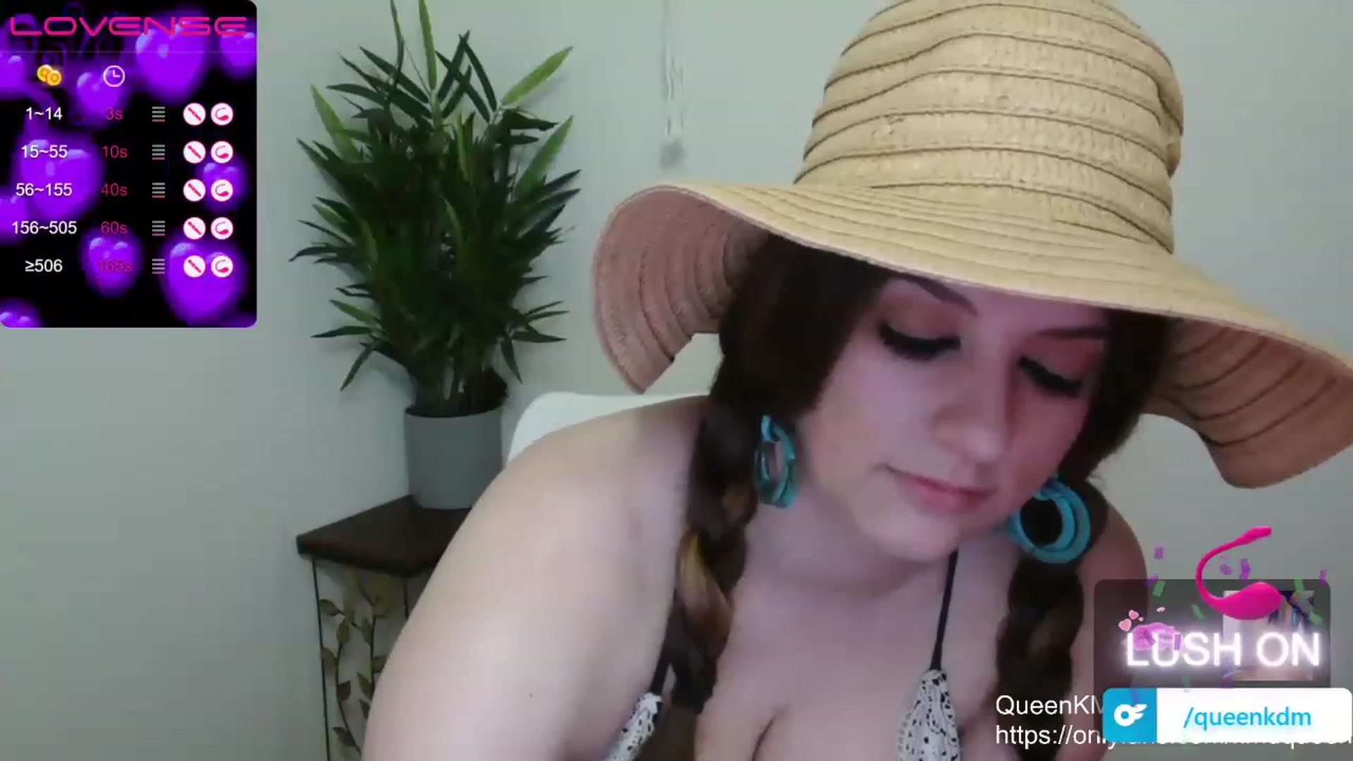 Gallery image thumbnail from QueenKM's myfreecams stream on, 03/17/2023, 16:08 image 1 of 20