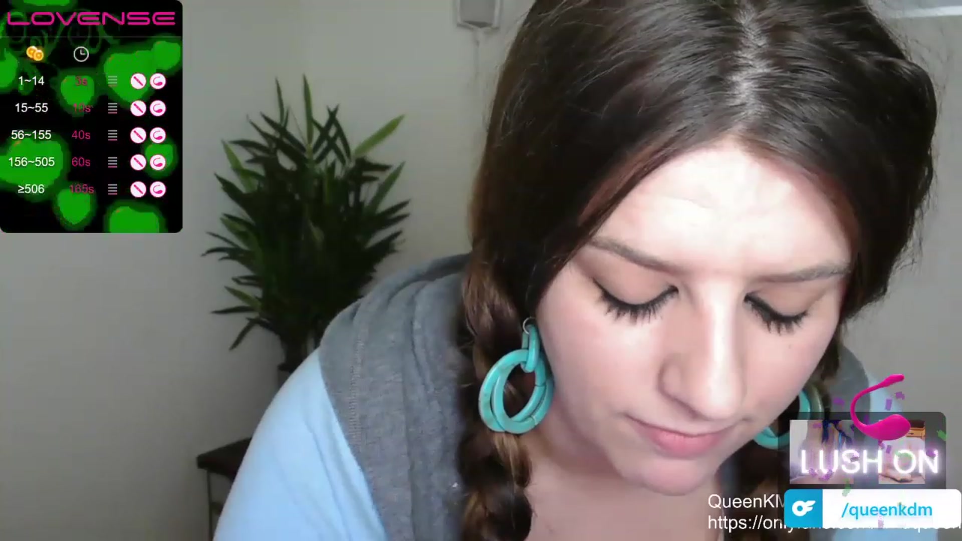 Gallery image thumbnail from QueenKM's myfreecams stream on, 03/29/2023, 16:16 image 14 of 20