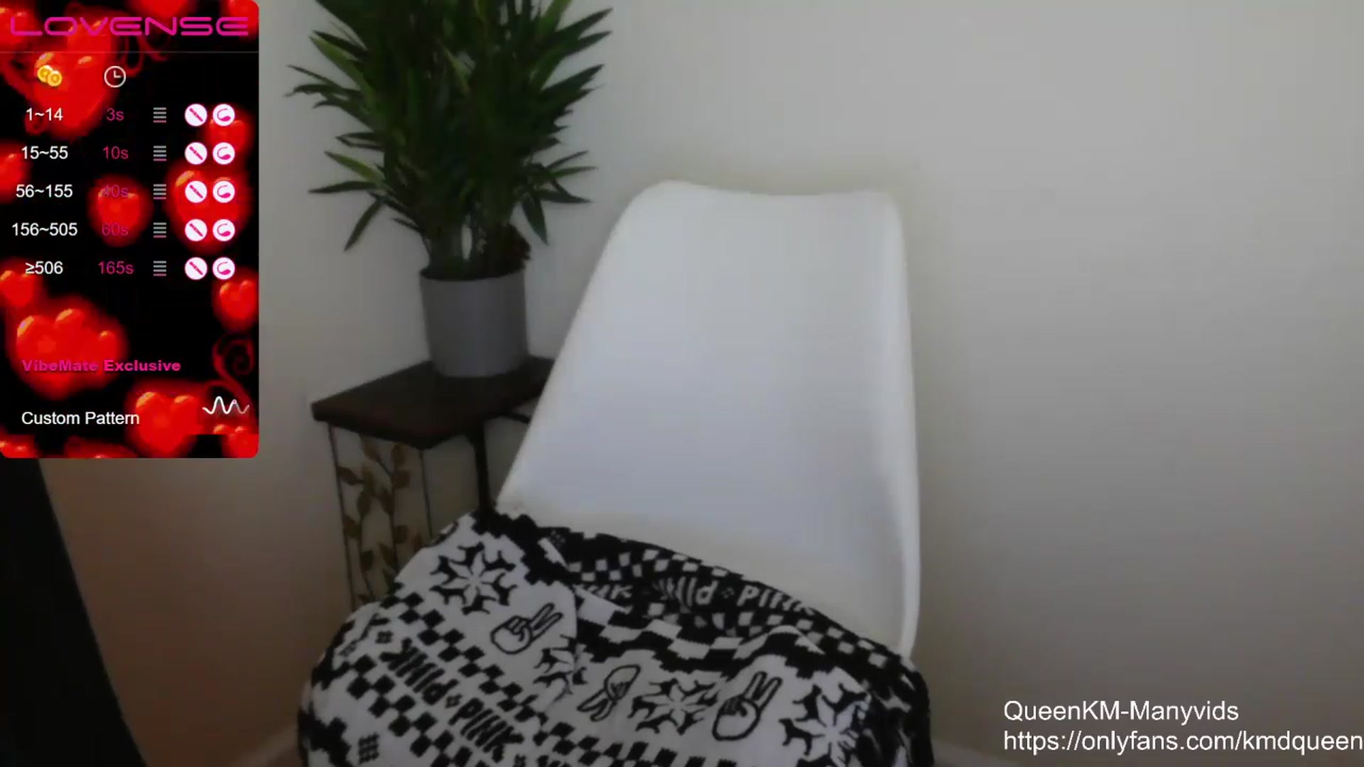 Gallery image thumbnail from QueenKM's myfreecams stream on, 04/18/2023, 16:01 image 16 of 20