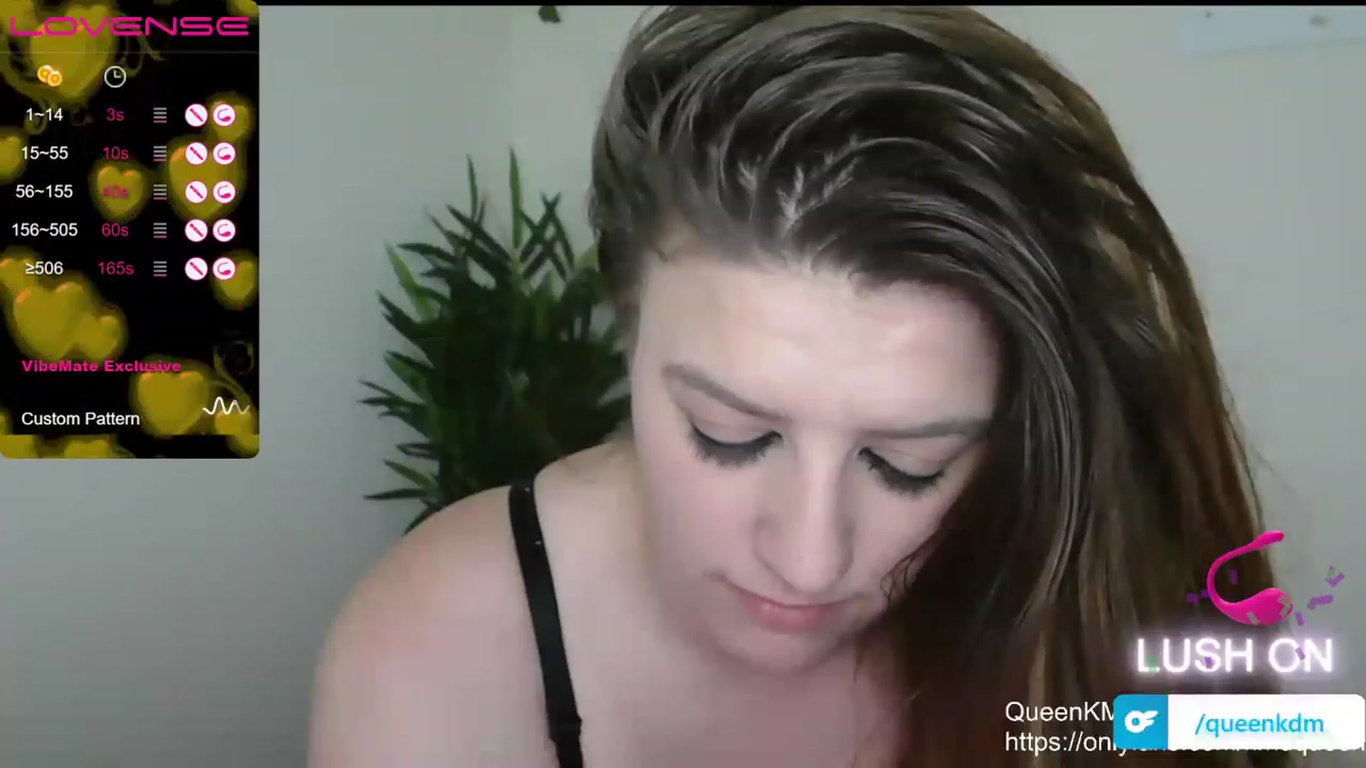 Gallery image thumbnail from QueenKM's myfreecams stream on, 04/24/2023, 18:00 image 20 of 20