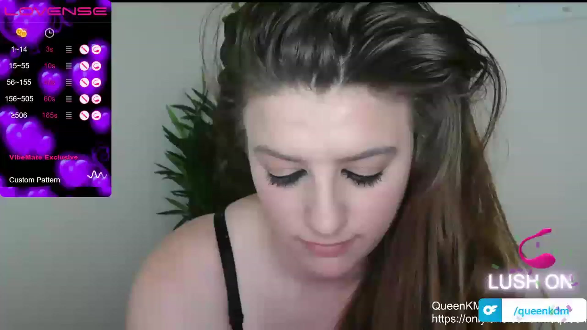 Gallery image thumbnail from QueenKM's myfreecams stream on, 04/24/2023, 18:00 image 18 of 20