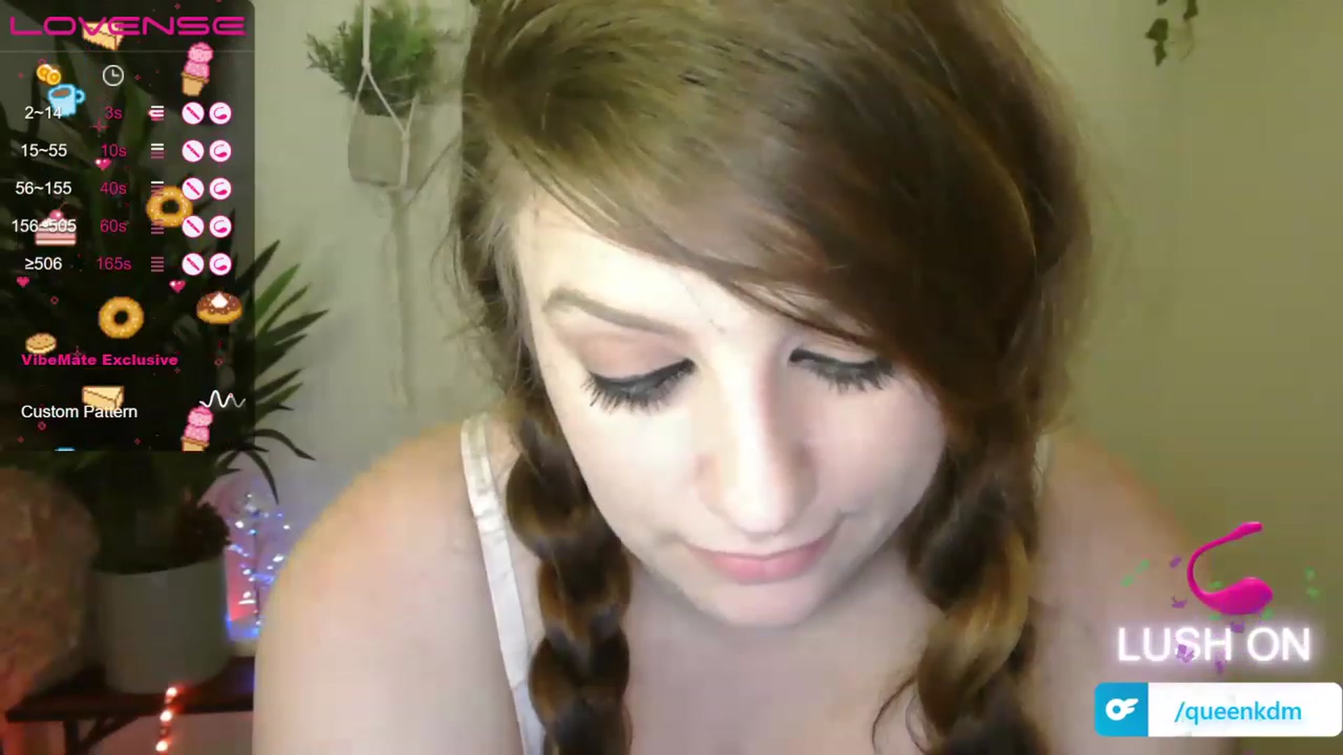 Gallery image thumbnail from QueenKM's myfreecams stream on, 06/04/2023, 19:01 image 4 of 20