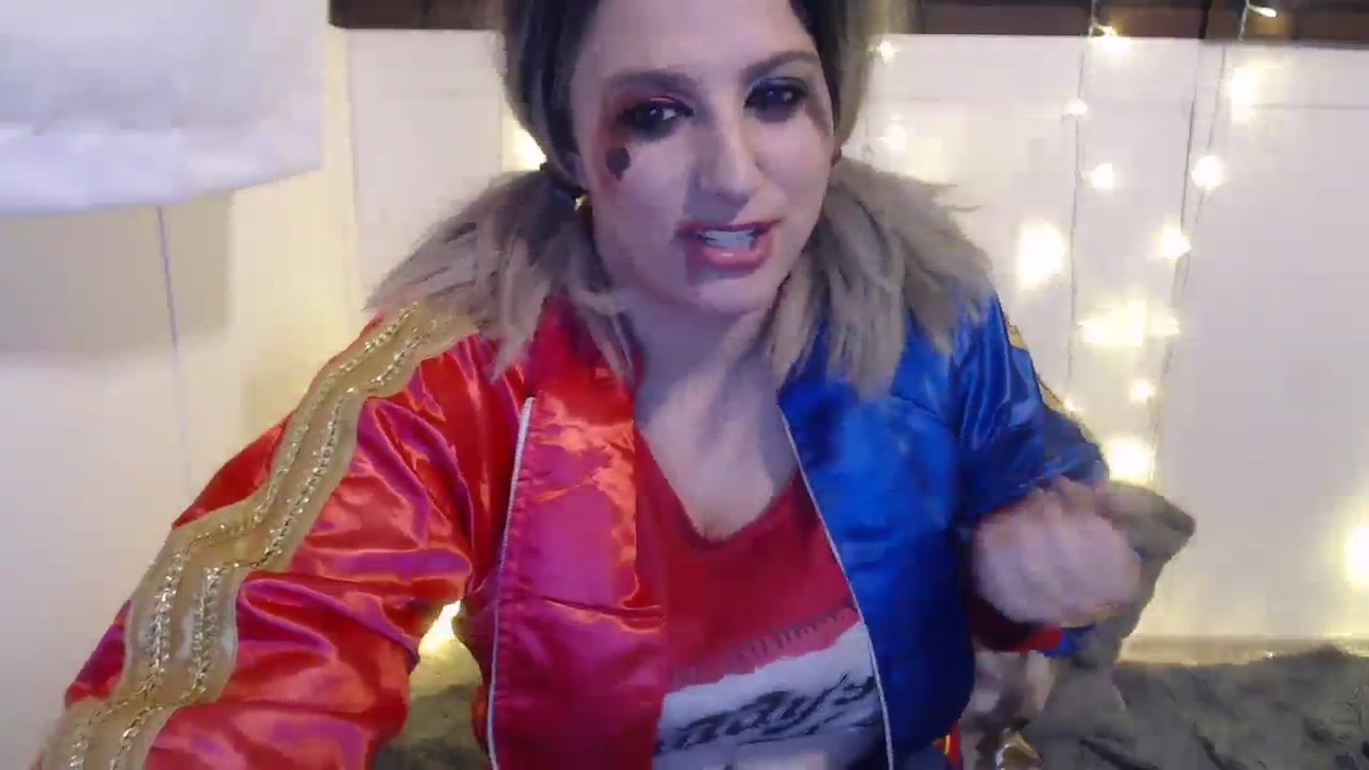 Gallery image thumbnail from QueenKM's myfreecams stream on, 10/31/2023, 15:31 image 12 of 20