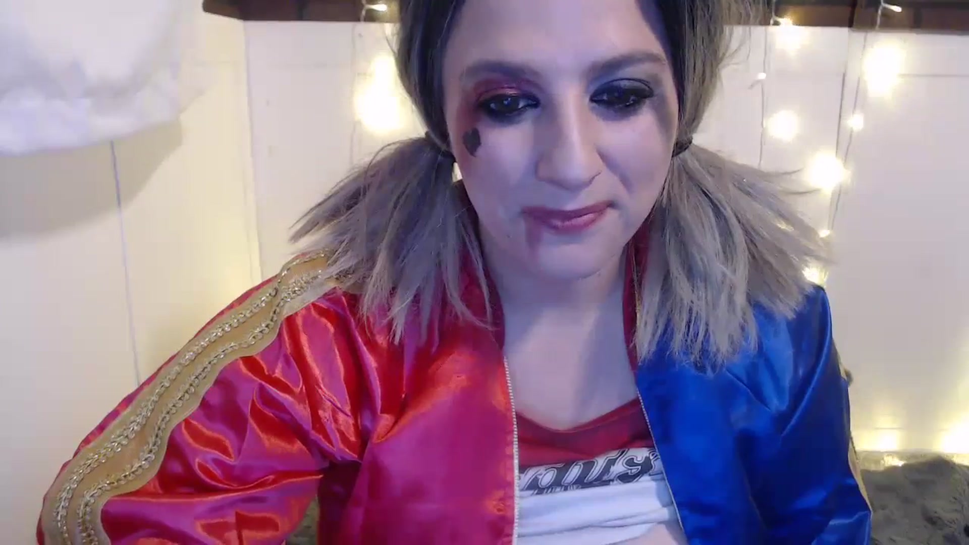 Gallery image thumbnail from QueenKM's myfreecams stream on, 10/31/2023, 15:31 image 13 of 20