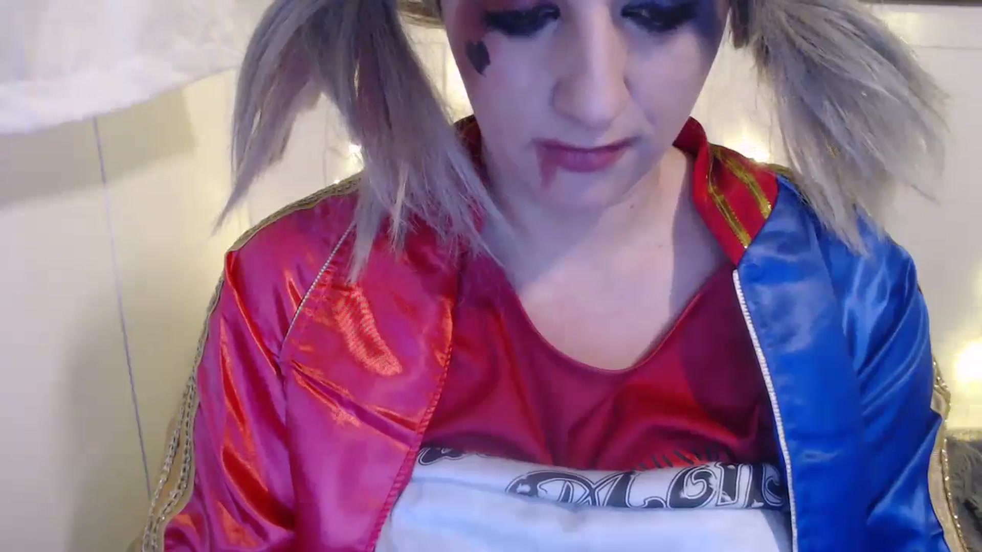 Gallery image thumbnail from QueenKM's myfreecams stream on, 10/31/2023, 15:31 image 3 of 20