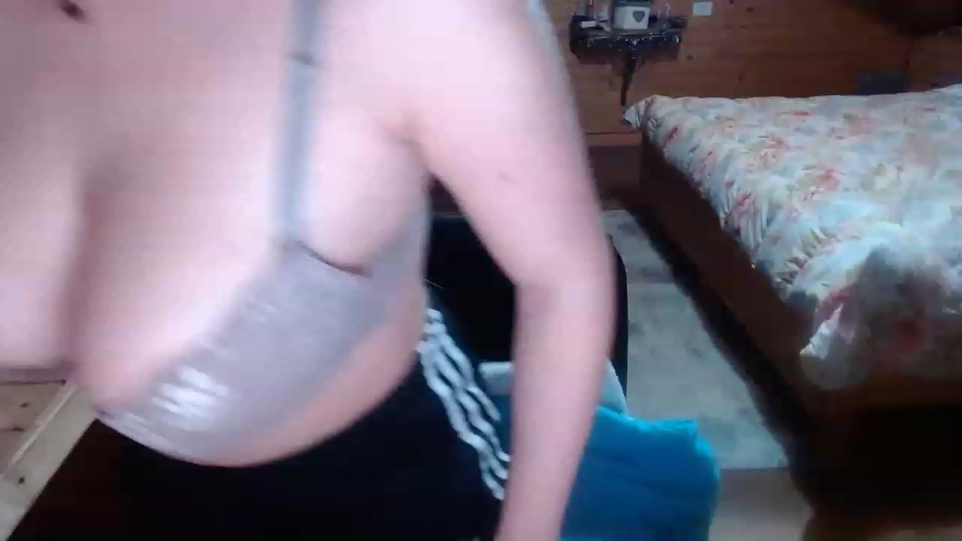 Gallery image thumbnail from QueenKendal's myfreecams stream on, 12/15/2022, 13:14 image 17 of 20