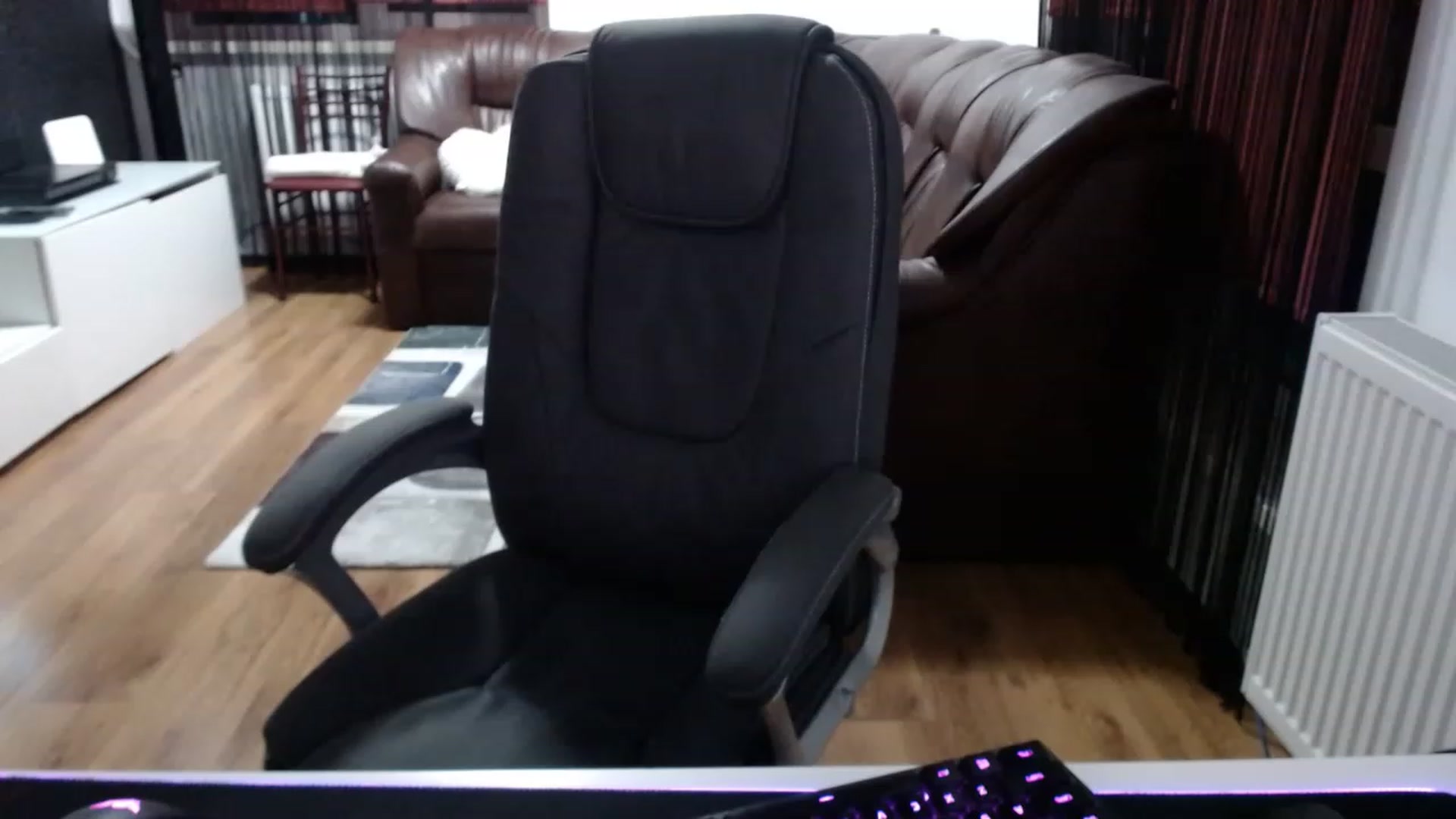 Gallery image thumbnail from QueenKendal's myfreecams stream on, 01/30/2023, 24:22 image 8 of 20