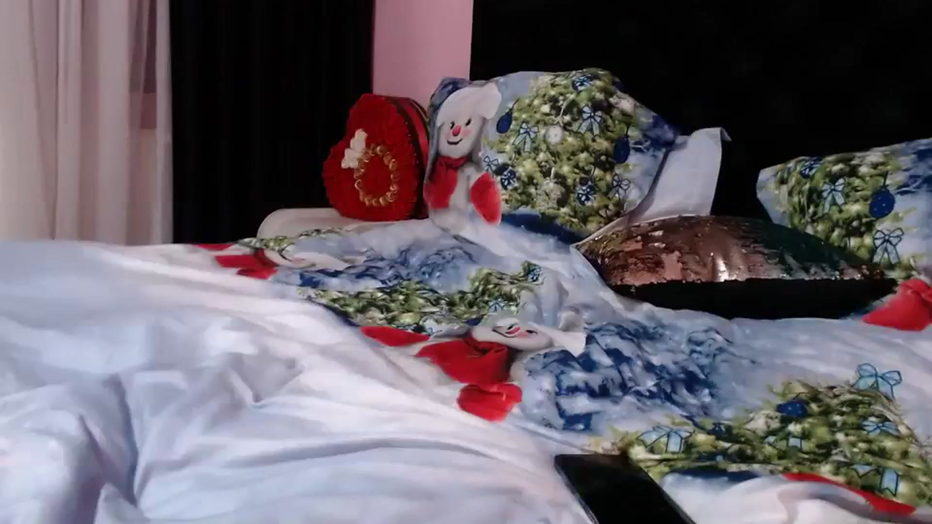 Gallery image thumbnail from QueenKendal's myfreecams stream on, 01/03/2024, 02:04 image 16 of 20
