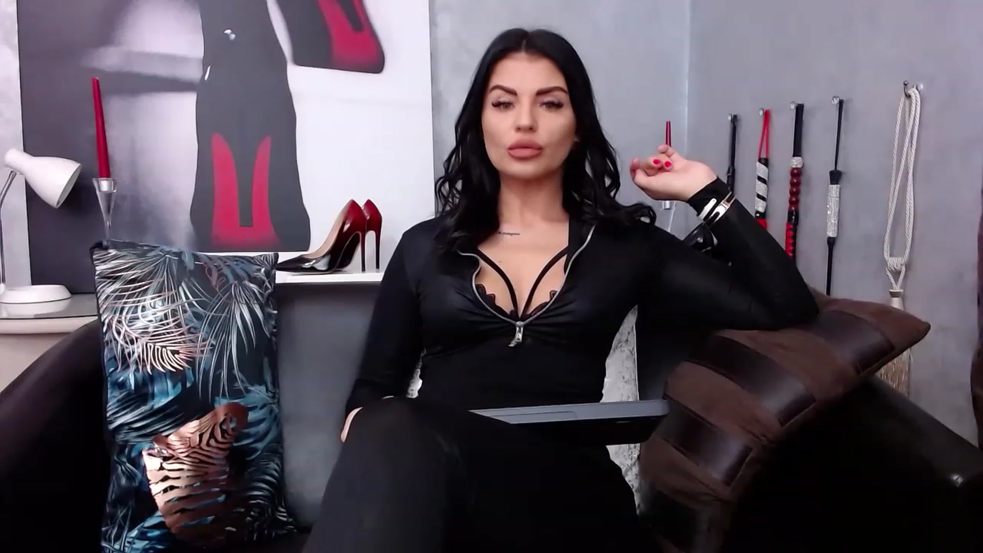 Gallery image thumbnail from QueenLoraa's myfreecams stream on, 03/26/2023, 11:28 image 13 of 20
