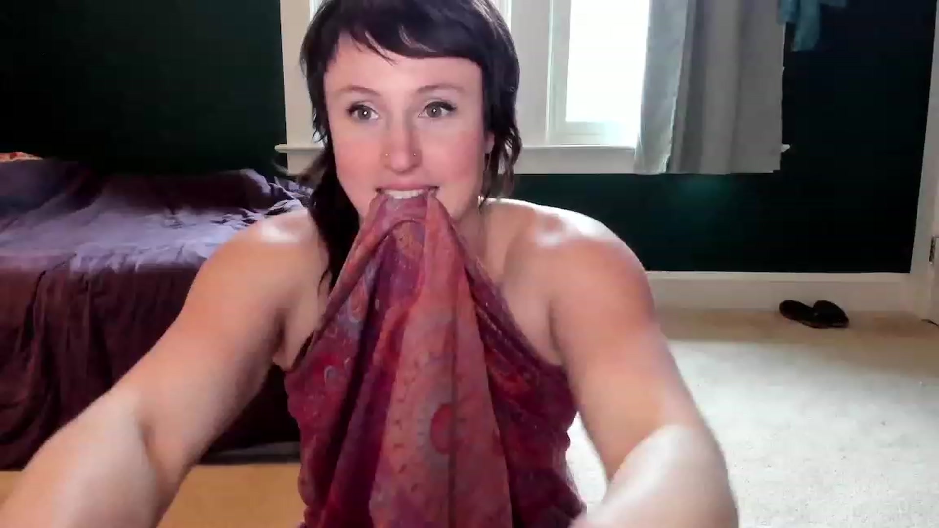 Gallery image thumbnail from QueenMaery's myfreecams stream on, 12/02/2022, 21:22 image 1 of 20