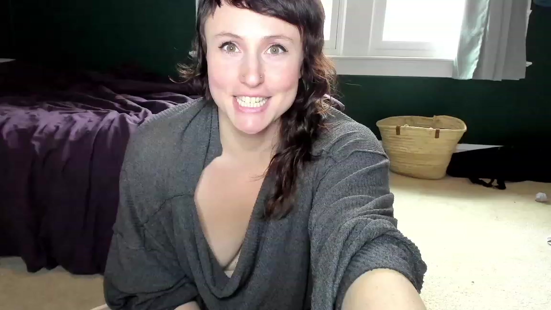 Gallery image thumbnail from QueenMaery's myfreecams stream on, 12/31/2022, 21:50 image 9 of 20